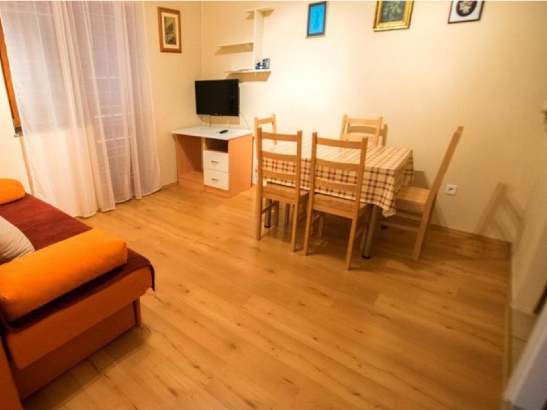 Aan zee: Comfortabel appartement in centrum Starigrad Paklenica - foto 18
