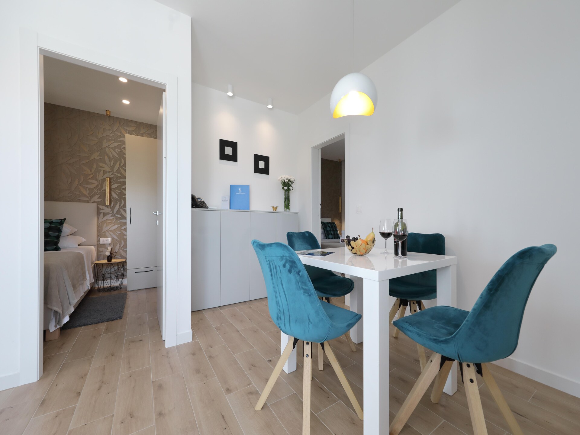 Licht appartement op 30 meter van zandstrand met zwembad op Ugljan - foto 11