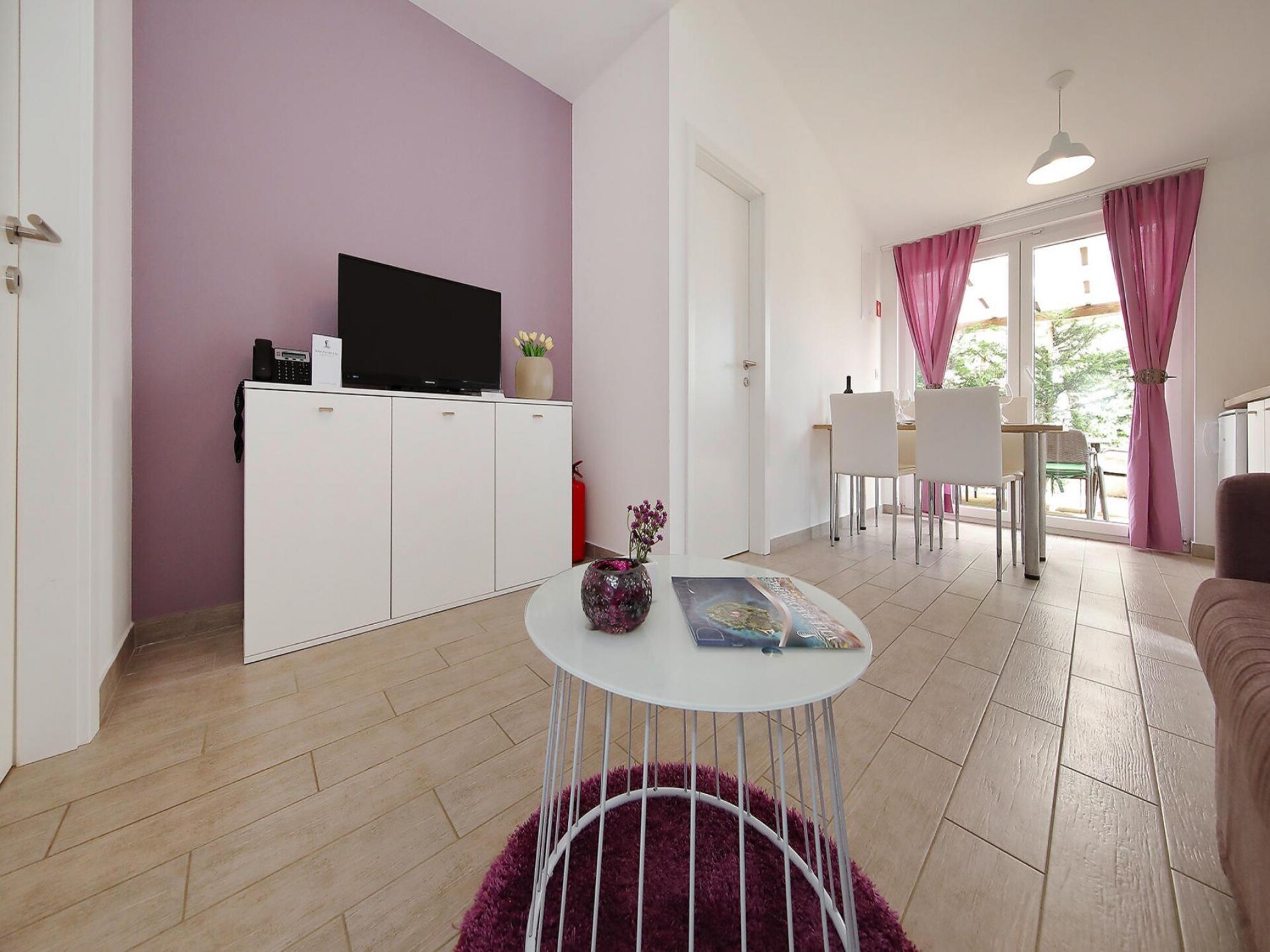 Appartement vlakbij zandstrand op Ugljan met zwembad, 30m van zee - foto 13