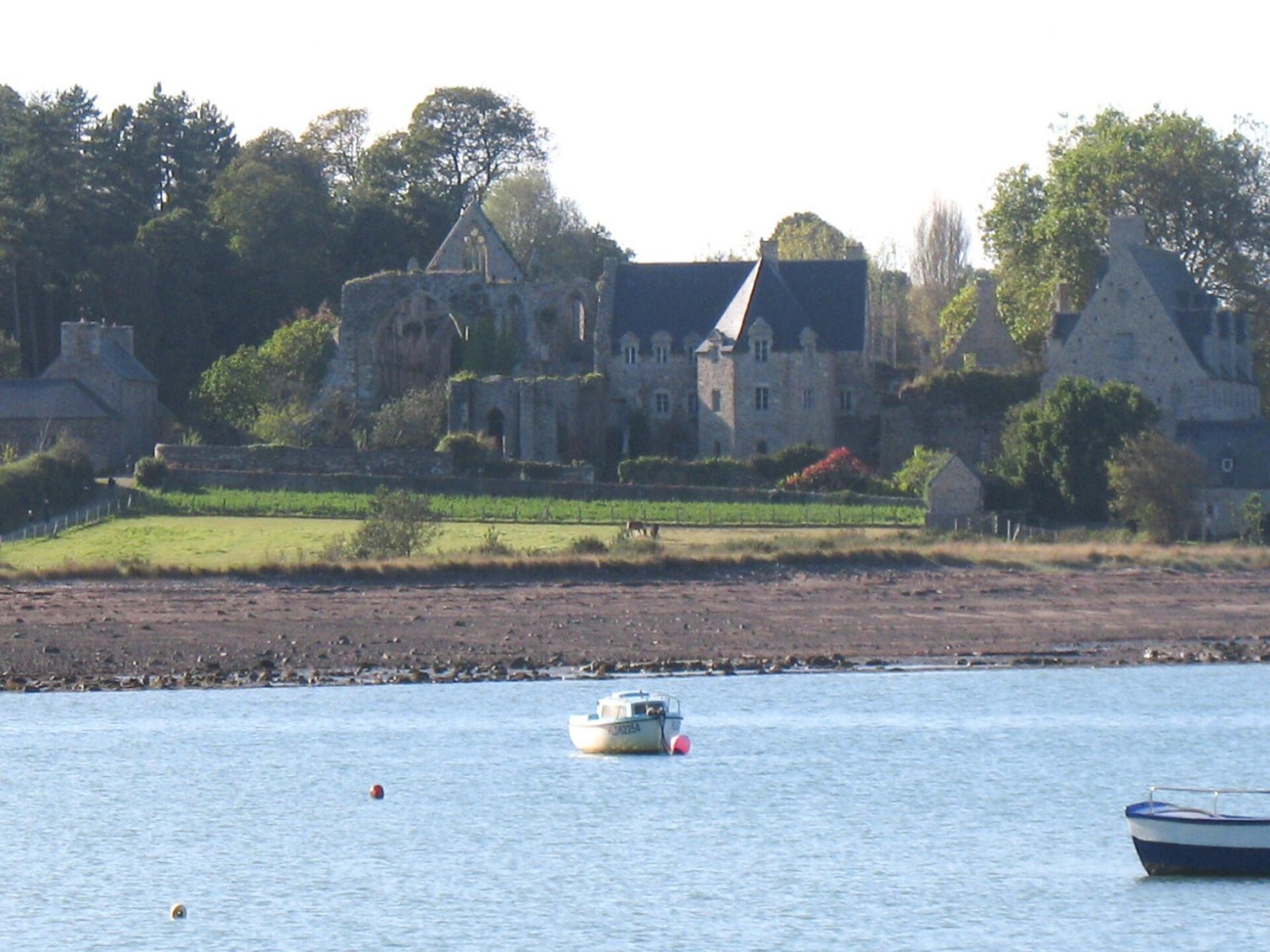 Gerenoveerd vissershuisje met tuin en zeezicht in Paimpol - foto 17