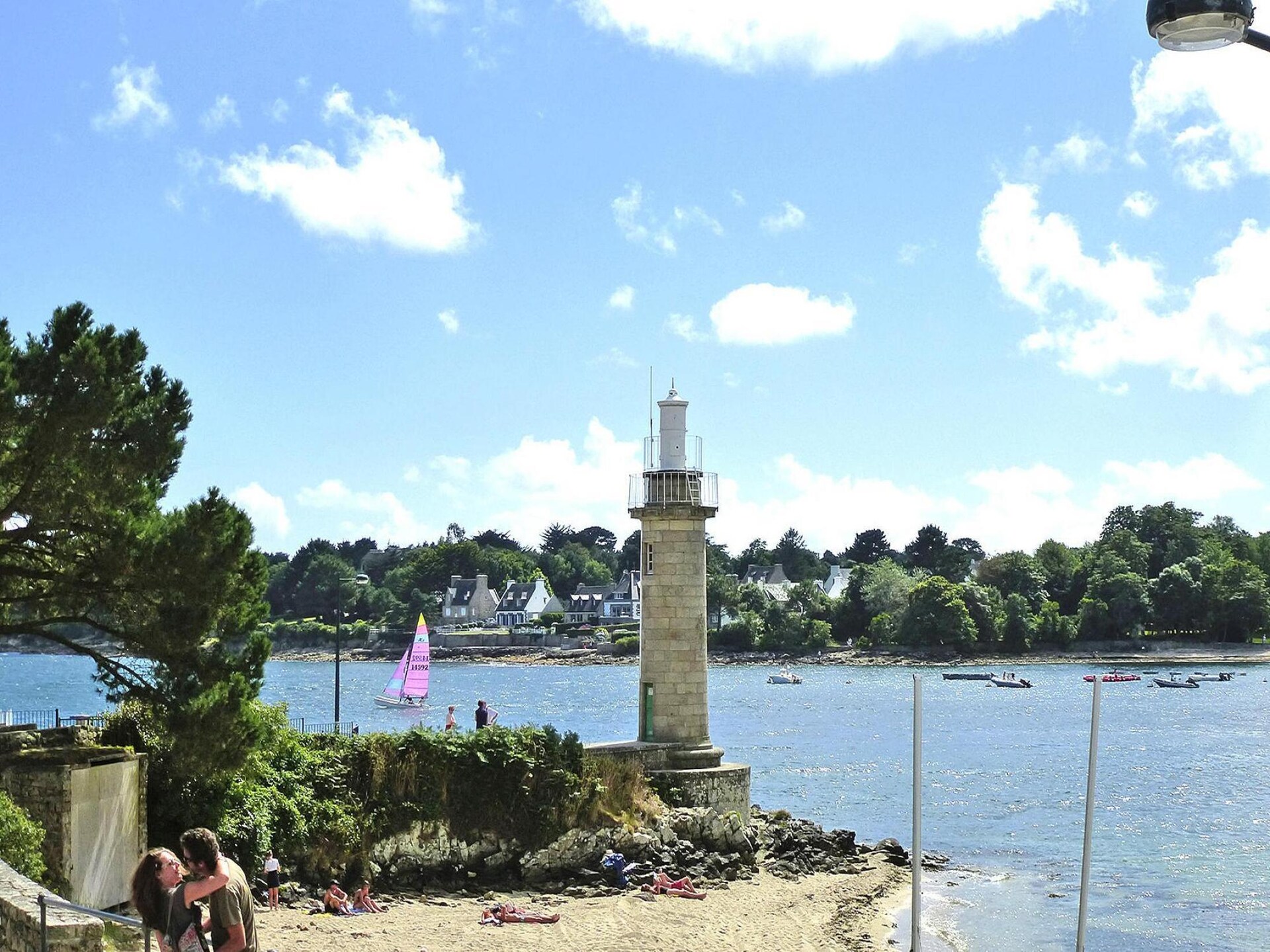 Authentiek stenen huis op 200 meter van strand in Lesconil - foto 11