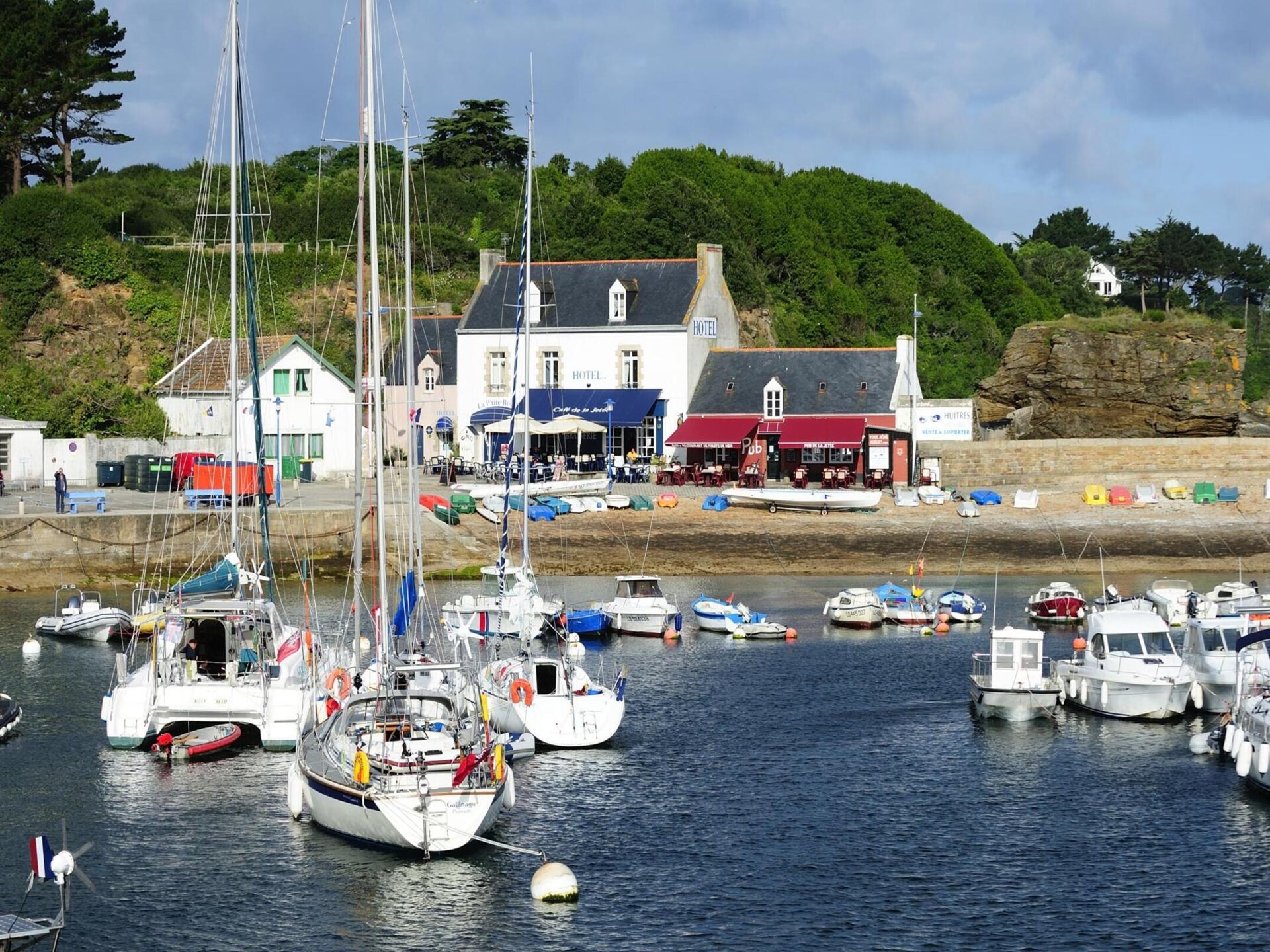 Authentiek stenen huis op 200 meter van strand in Lesconil - foto 16