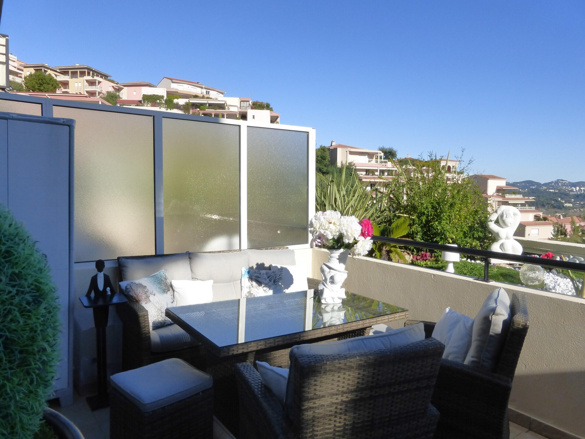 Modern appartement met panoramisch zeezicht in Mandelieu-la-Napoule - foto 13