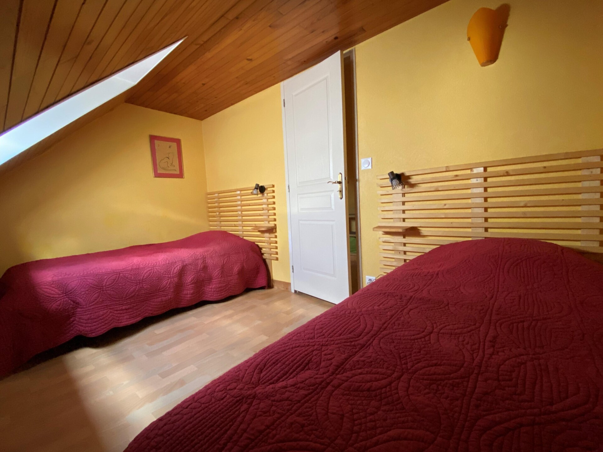Ruim natuurstenen vakantiehuis met omheinde tuin bij Plogonnec - foto 10