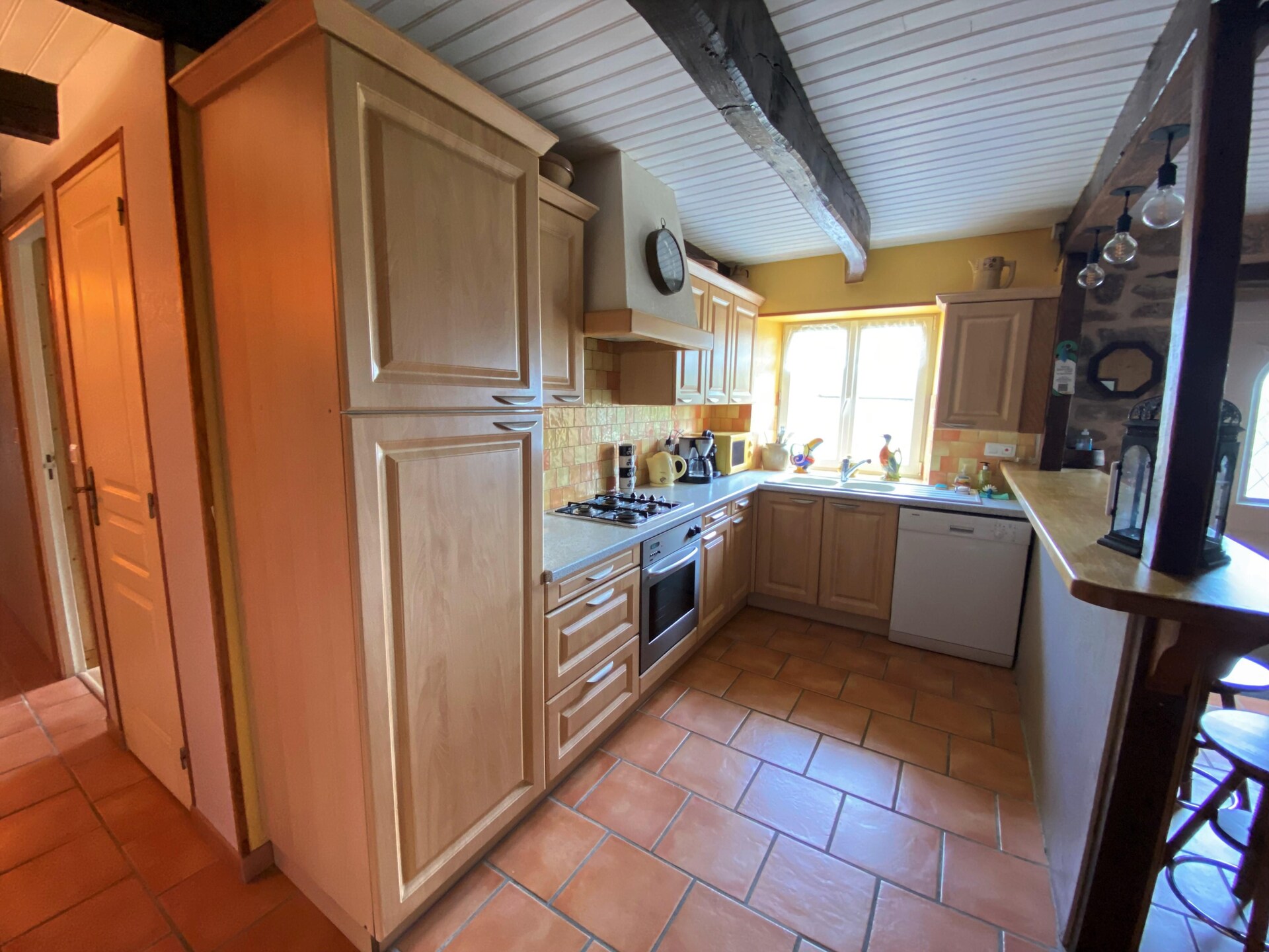 Ruim natuurstenen vakantiehuis met omheinde tuin bij Plogonnec - foto 5