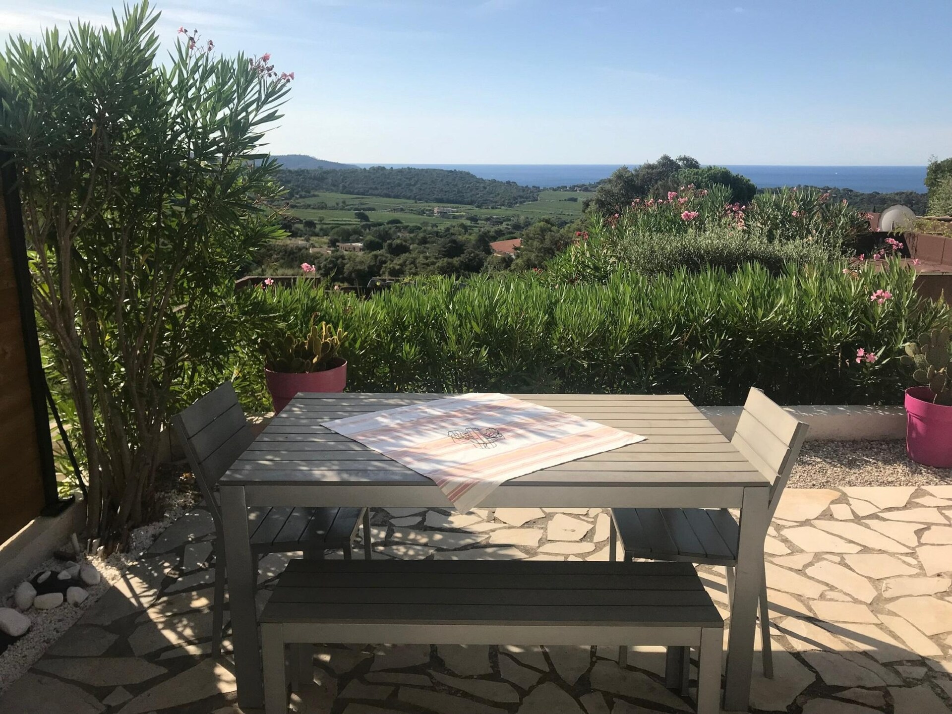 Gerenoveerd vakantiehuis met zeezicht in La Croix-Valmer - foto 21