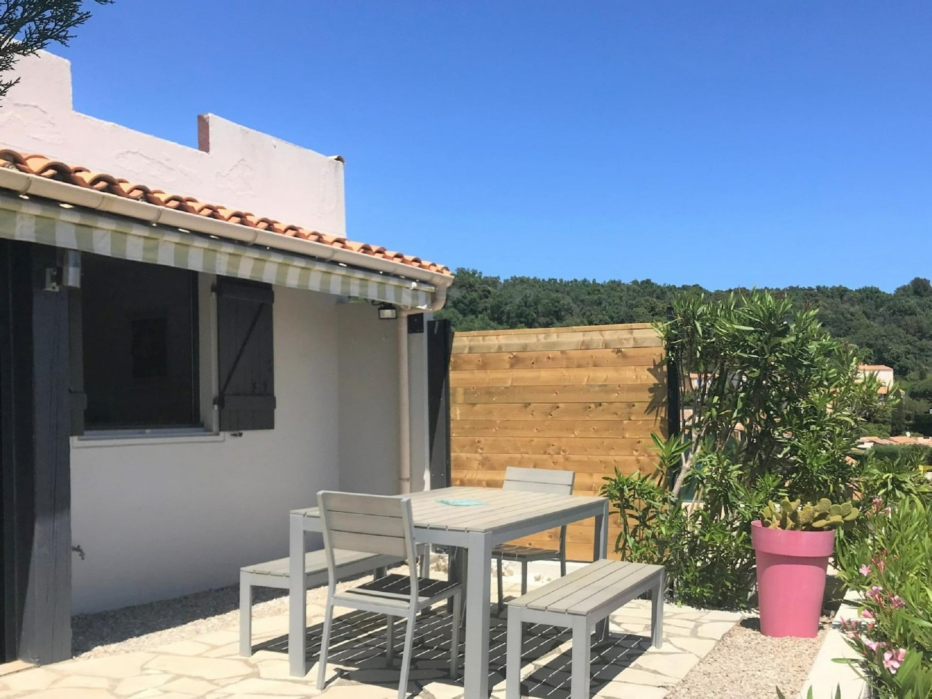 Gerenoveerd vakantiehuis met zeezicht in La Croix-Valmer - foto 5