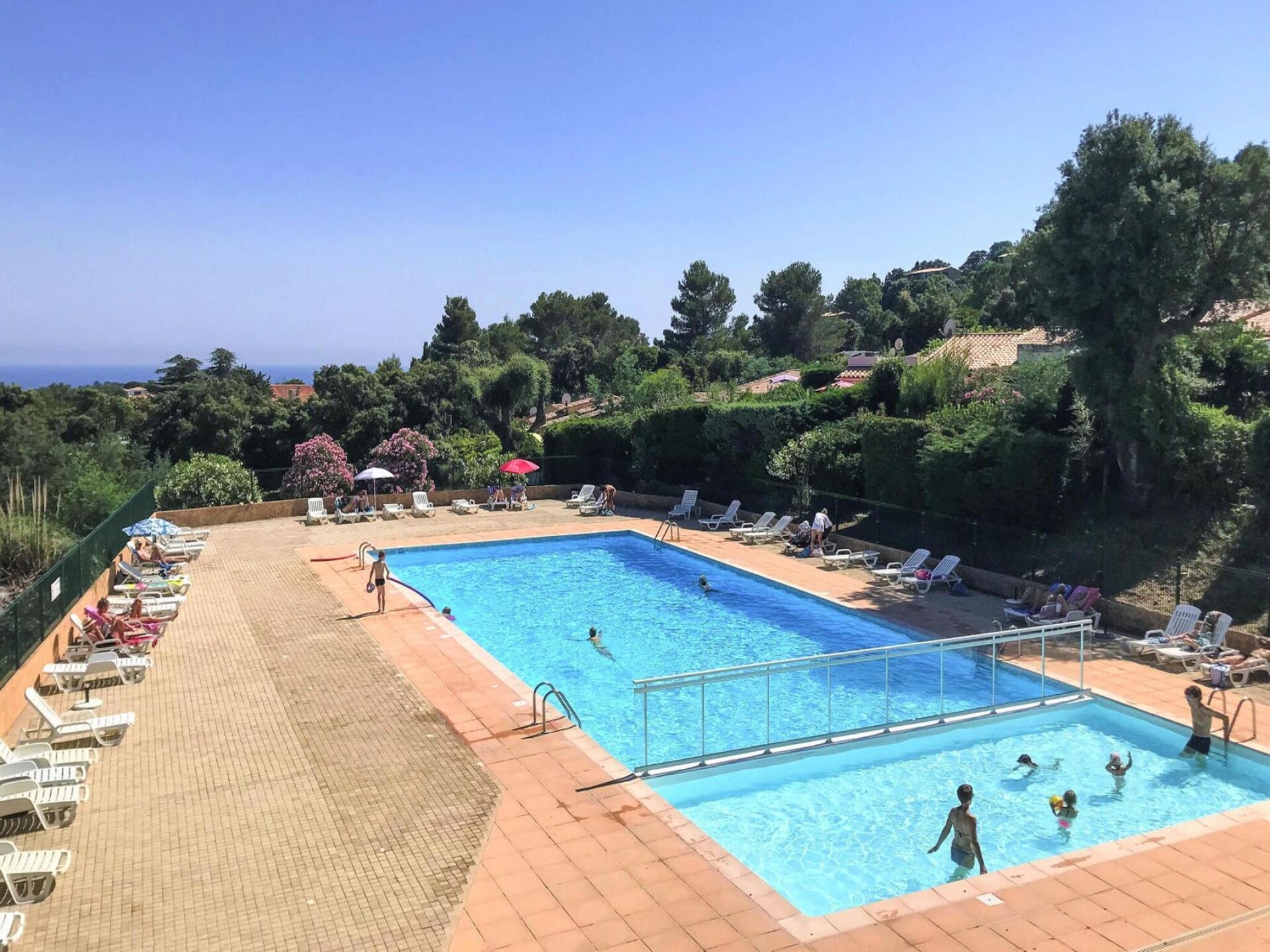 Gerenoveerd vakantiehuis met zeezicht in La Croix-Valmer - foto 4