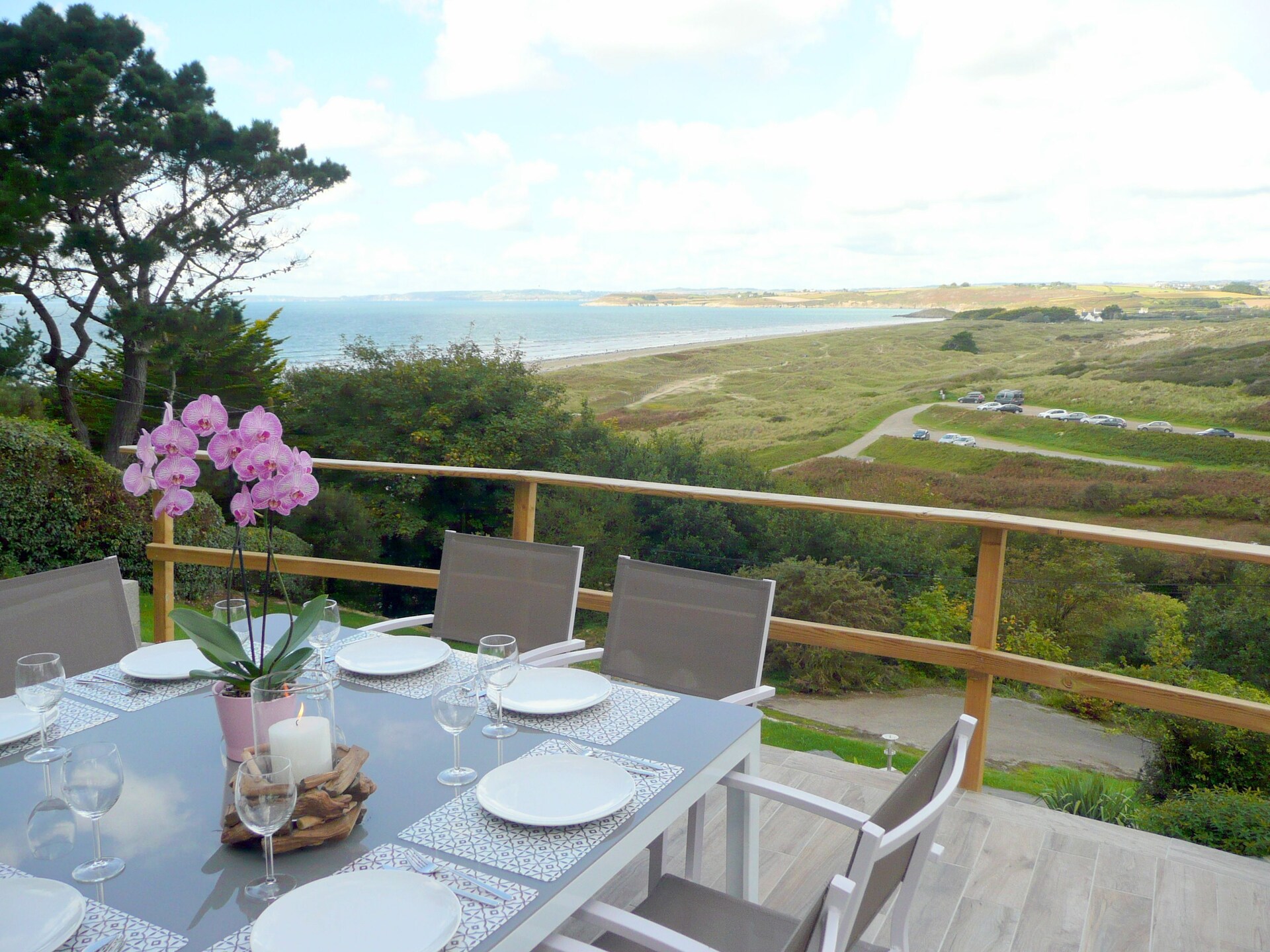 Stenen vakantiehuis met panoramisch zeezicht op 100 meter van het strand - foto 1