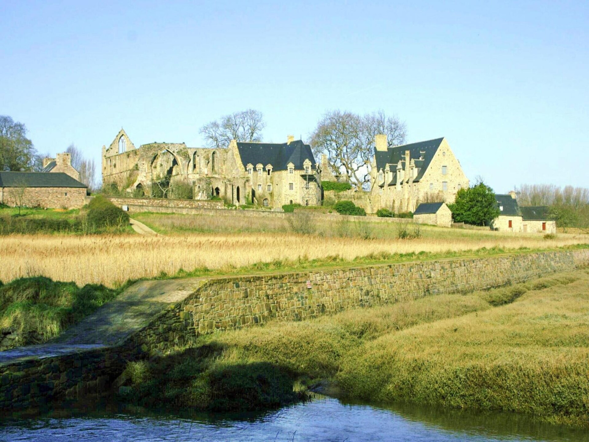 Vrijstaand vakantiehuis met tuin, 400m van baai bij Paimpol - foto 25