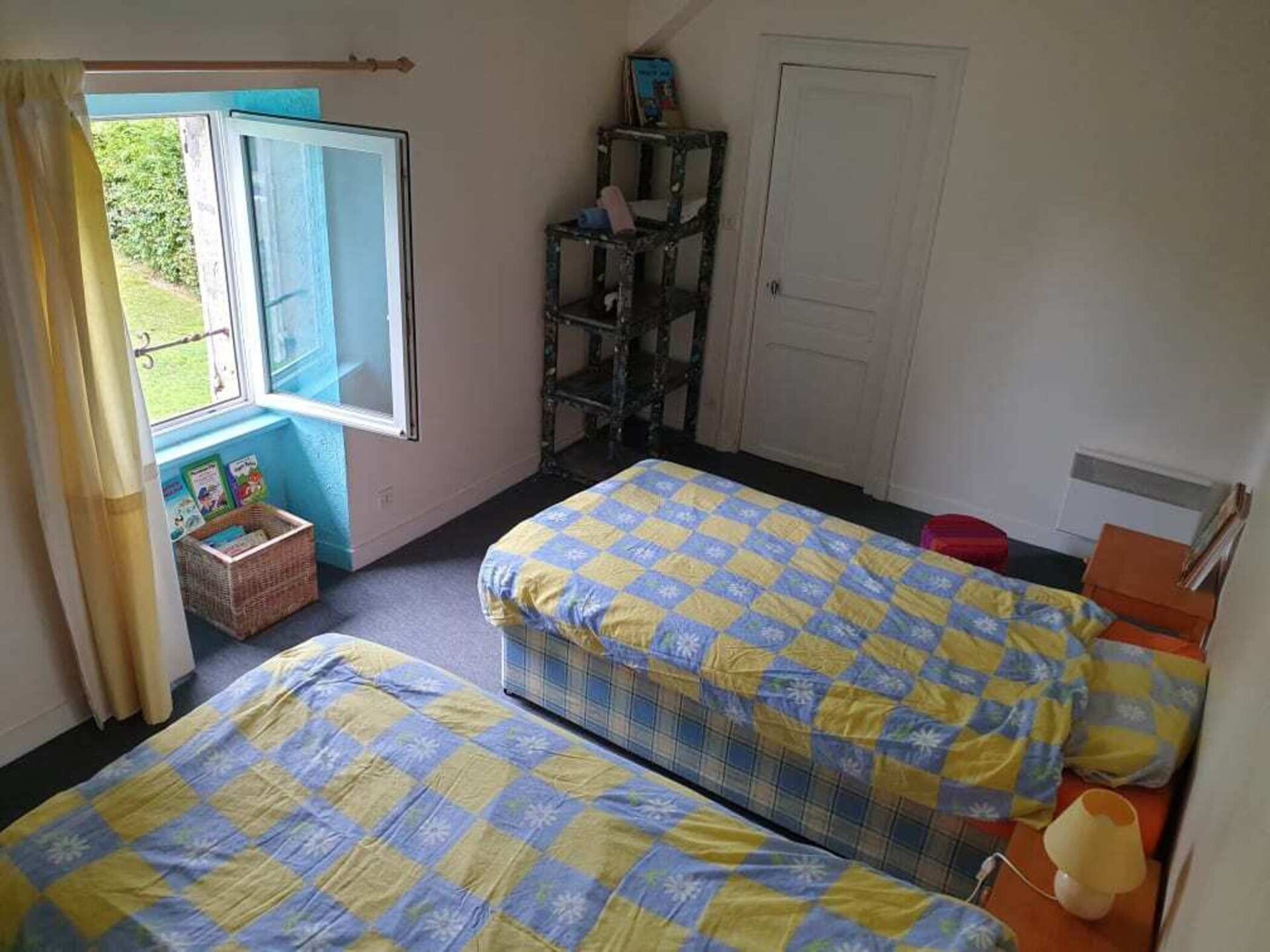 Rustiek vakantiehuis aan eigen visvijver bij St. Sauveur-le-Vicomte - foto 7