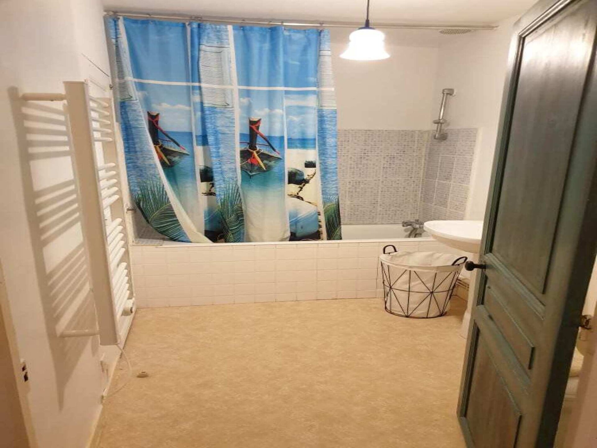 Rustiek vakantiehuis aan eigen visvijver bij St. Sauveur-le-Vicomte - foto 8