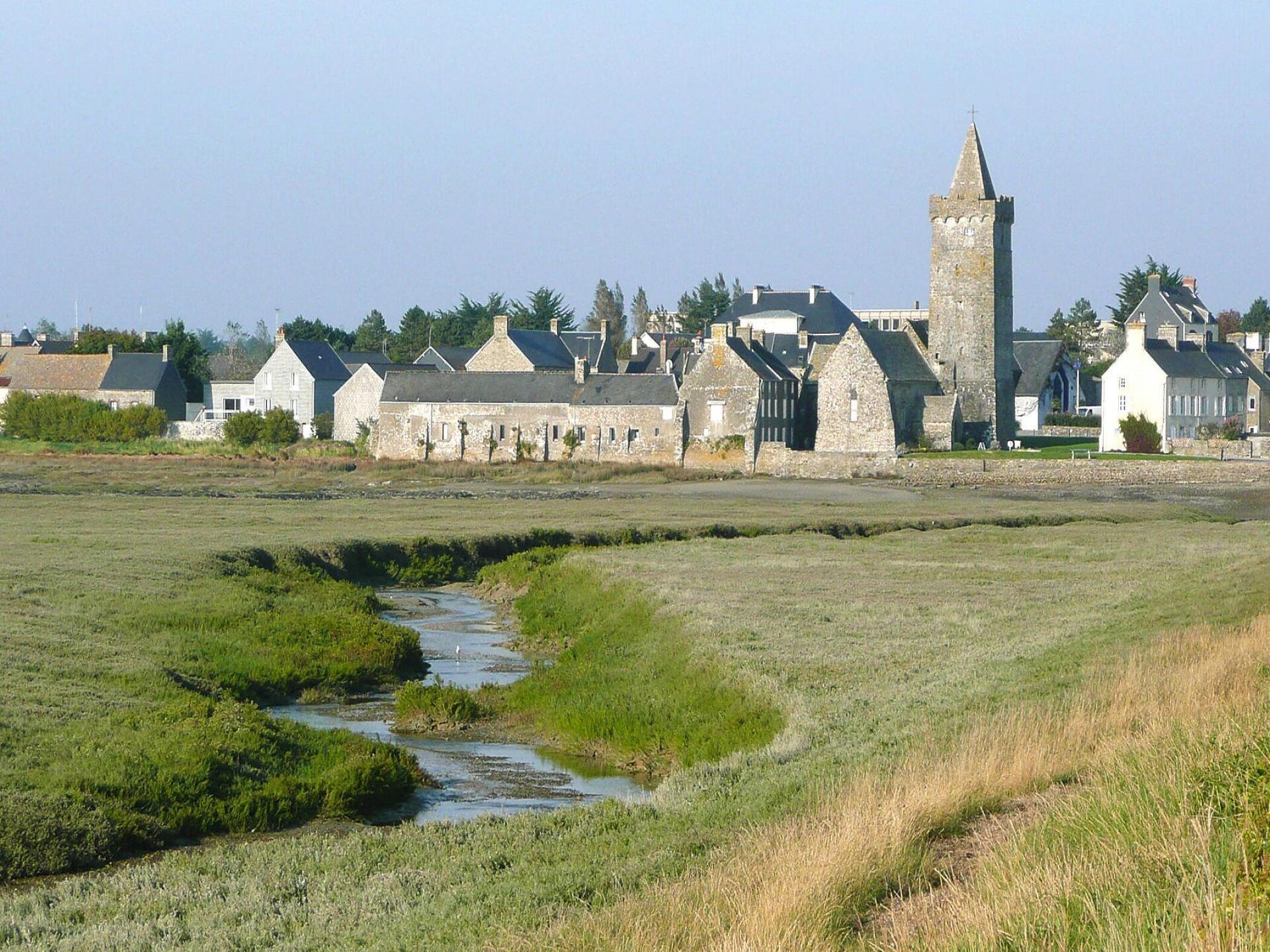 Rustiek vakantiehuis aan eigen visvijver bij St. Sauveur-le-Vicomte - foto 16