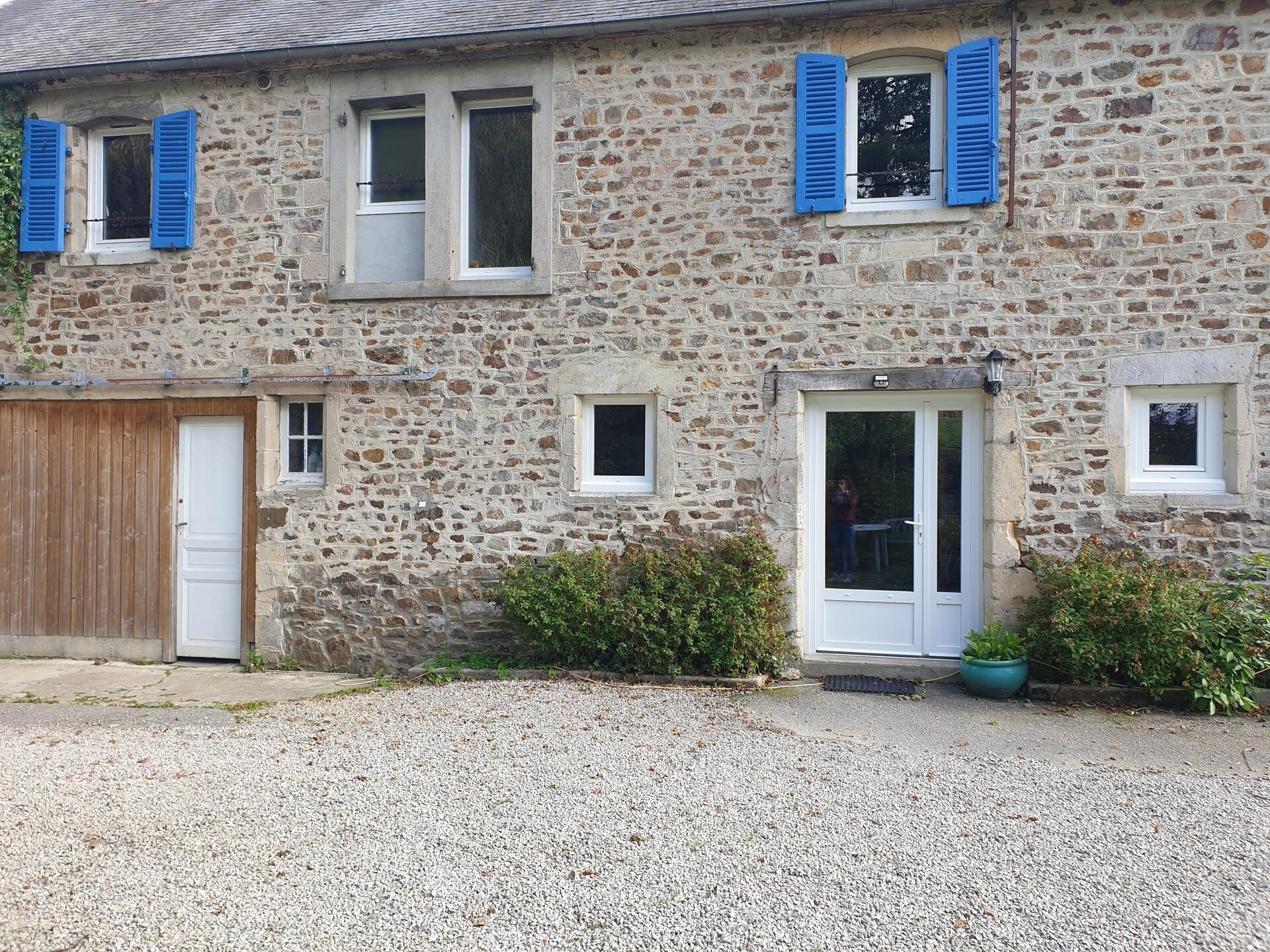 Rustiek vakantiehuis aan eigen visvijver bij St. Sauveur-le-Vicomte - foto 3