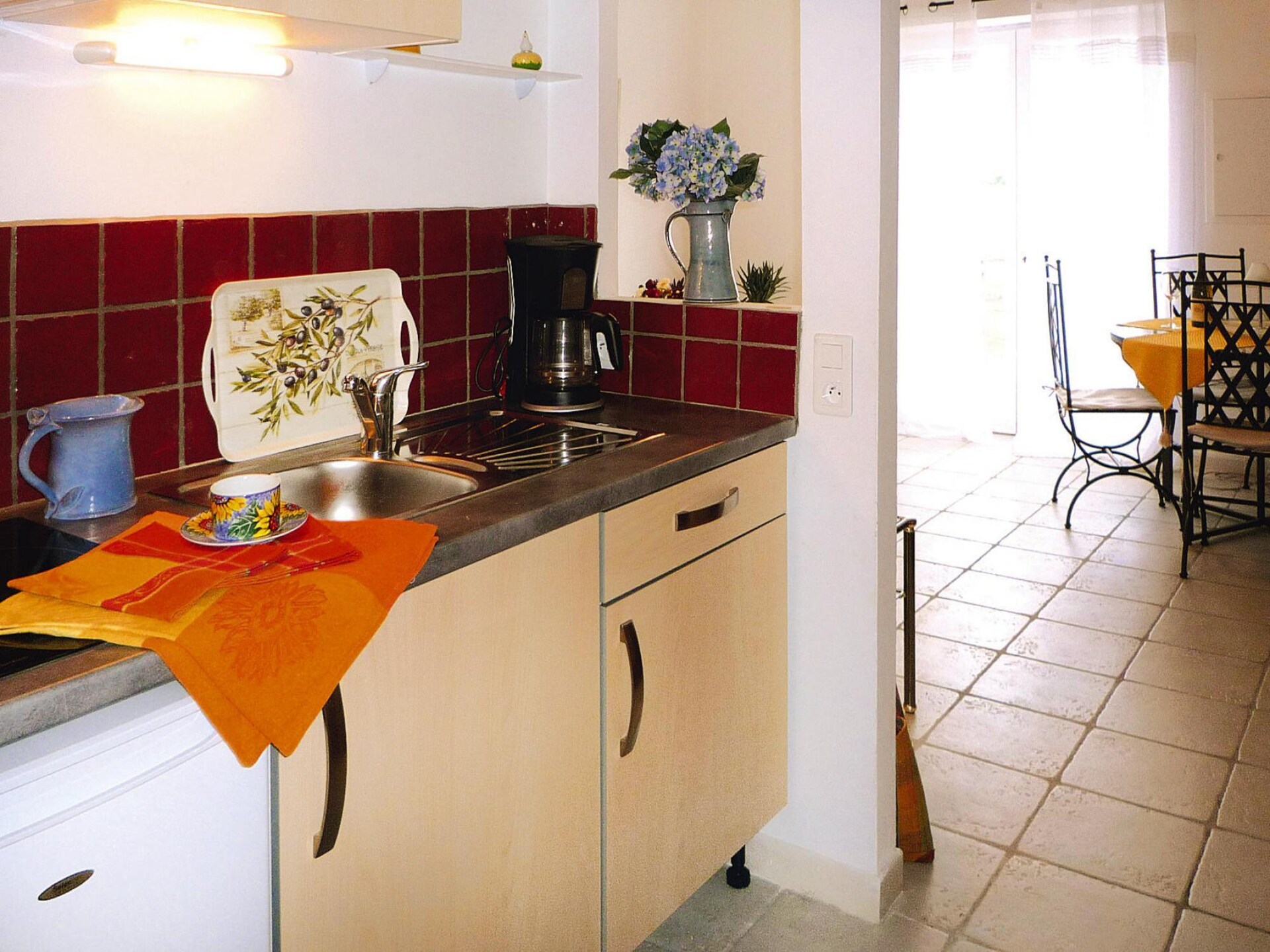 Romantisch appartement bij golfbaan met zwembad in Caderousse - foto 8