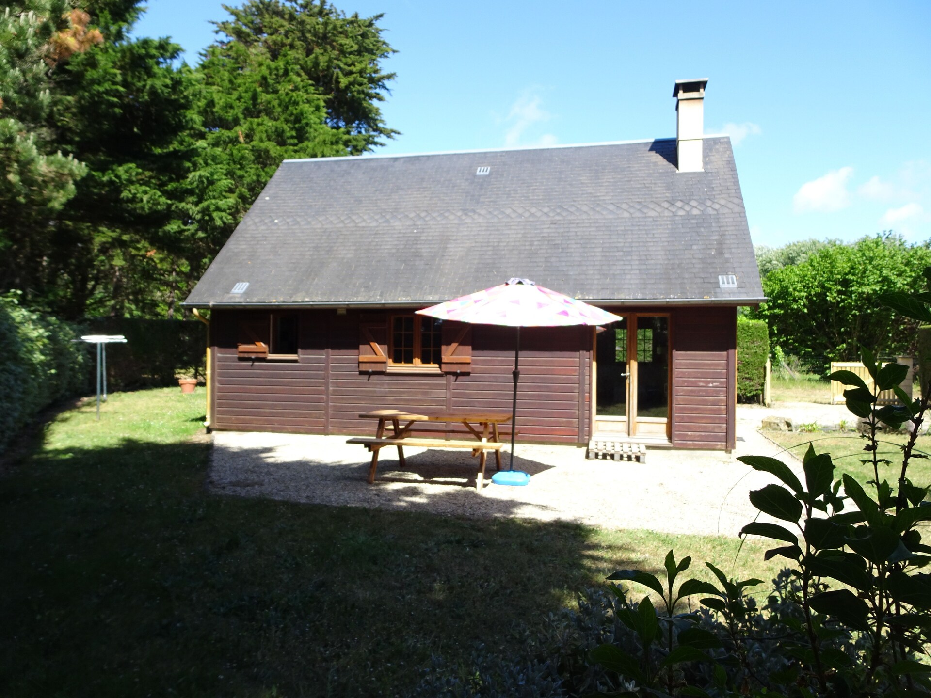 Vrijstaand houten vakantiehuis op 150m van het strand in Denneville - foto 18