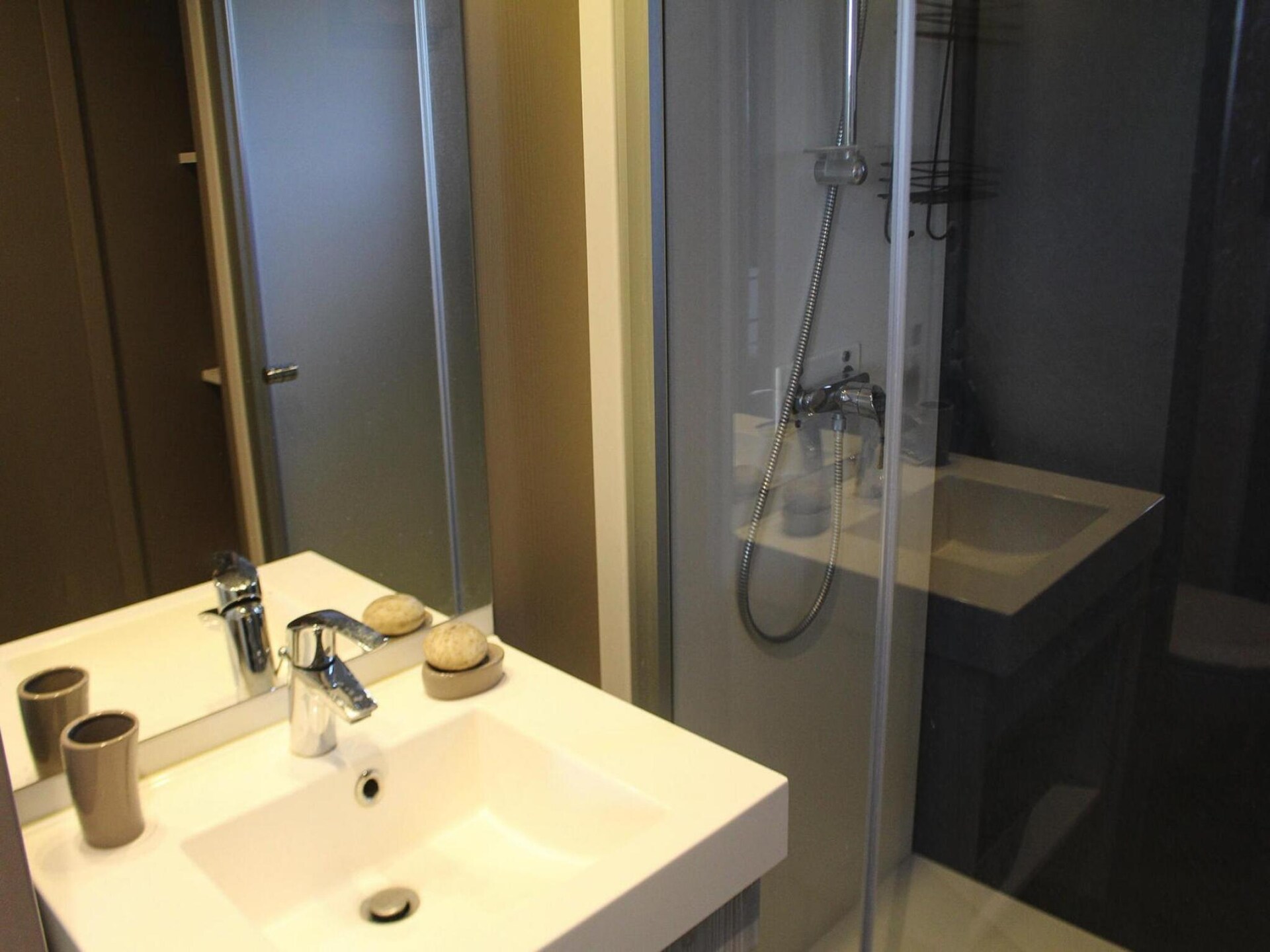 Comfortabel chalet aan de golfbaan bij Pomérols met zwembad - foto 10