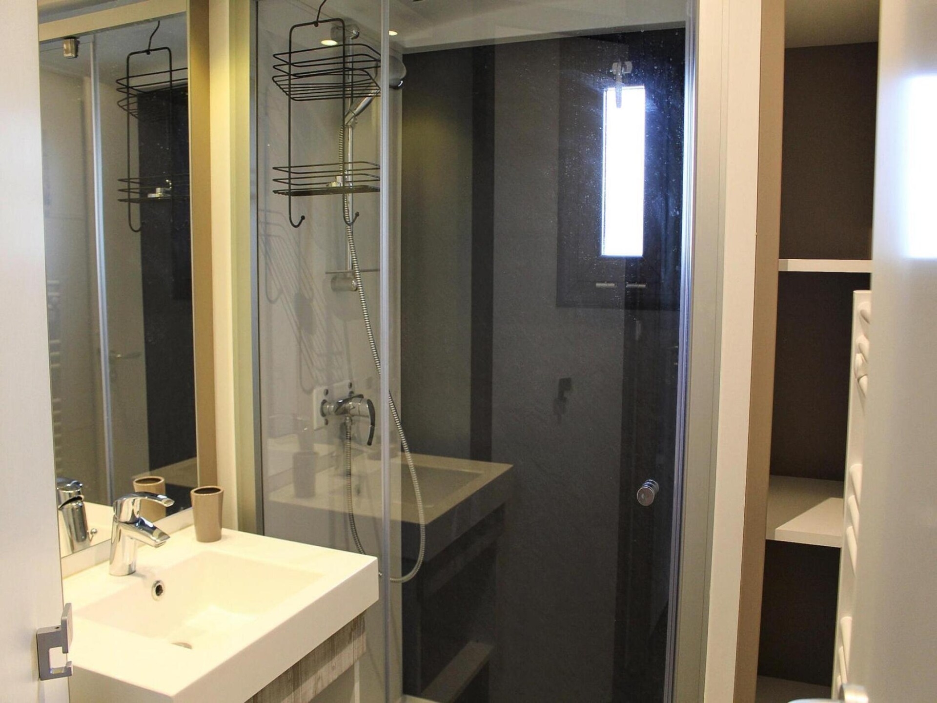 Comfortabel chalet aan de golfbaan bij Pomérols met zwembad - foto 11