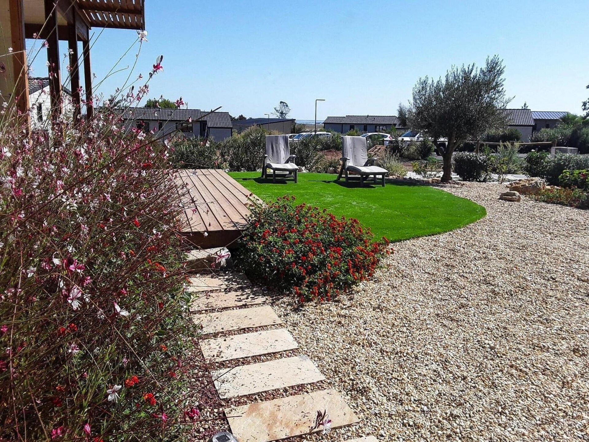 Comfortabel chalet aan de golfbaan bij Pomérols met zwembad - foto 12