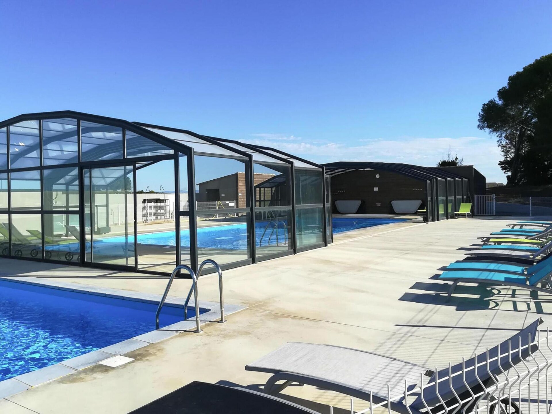 Comfortabel chalet aan de golfbaan bij Pomérols met zwembad - foto 18