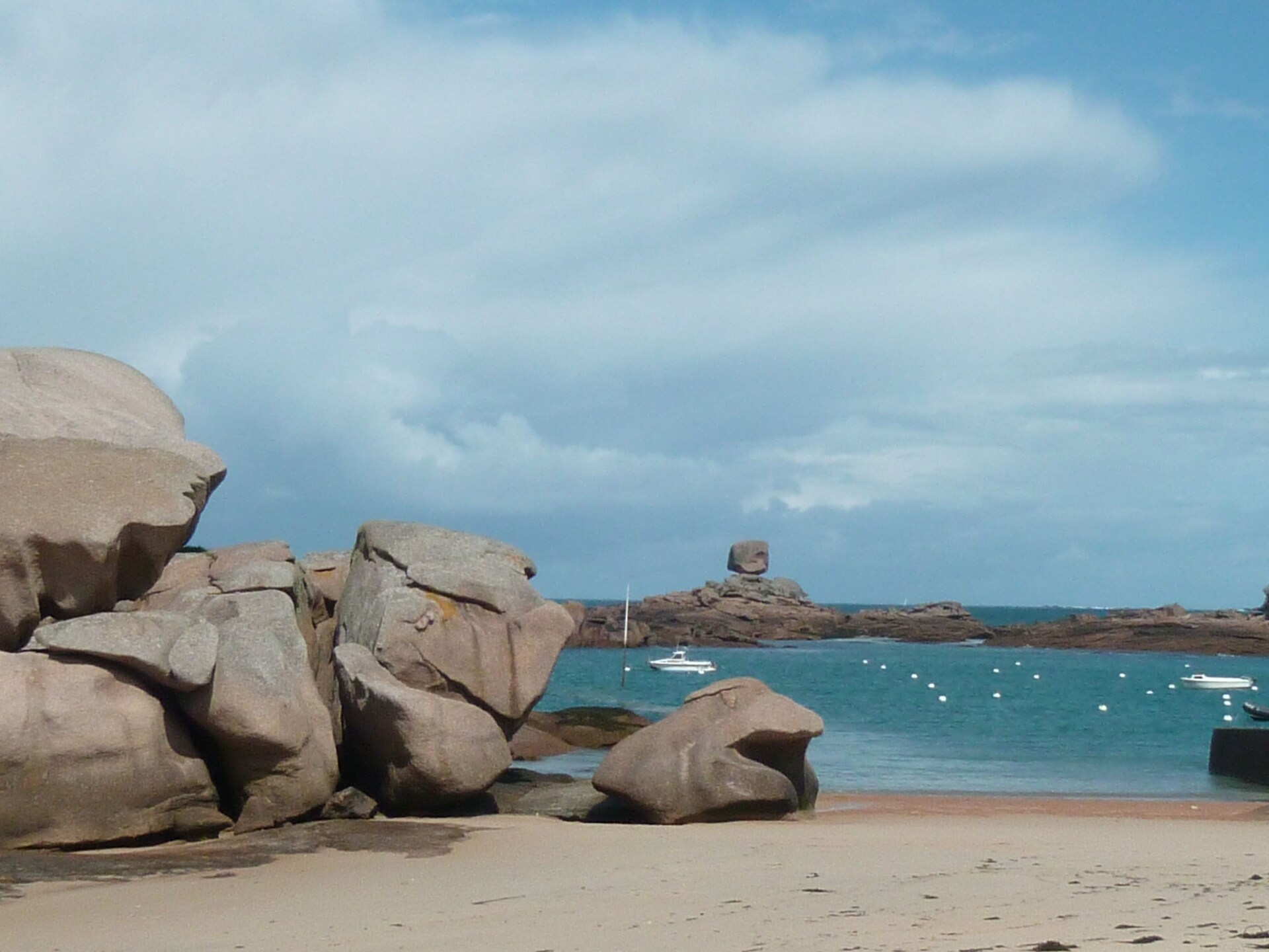 Vrijstaand vakantiehuis met zeezicht en tuin nabij het strand van Perros-Guirec - foto 34