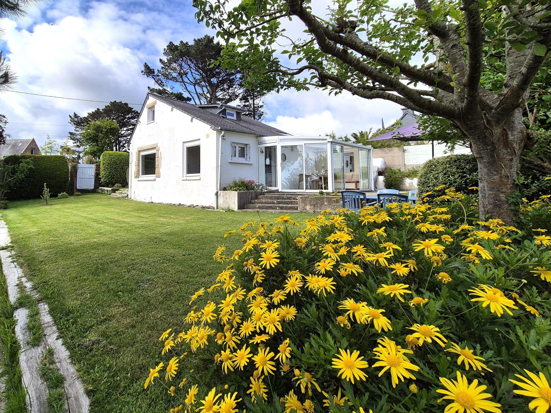 Vrijstaand vakantiehuis met zeezicht en tuin nabij het strand van Perros-Guirec - foto 1
