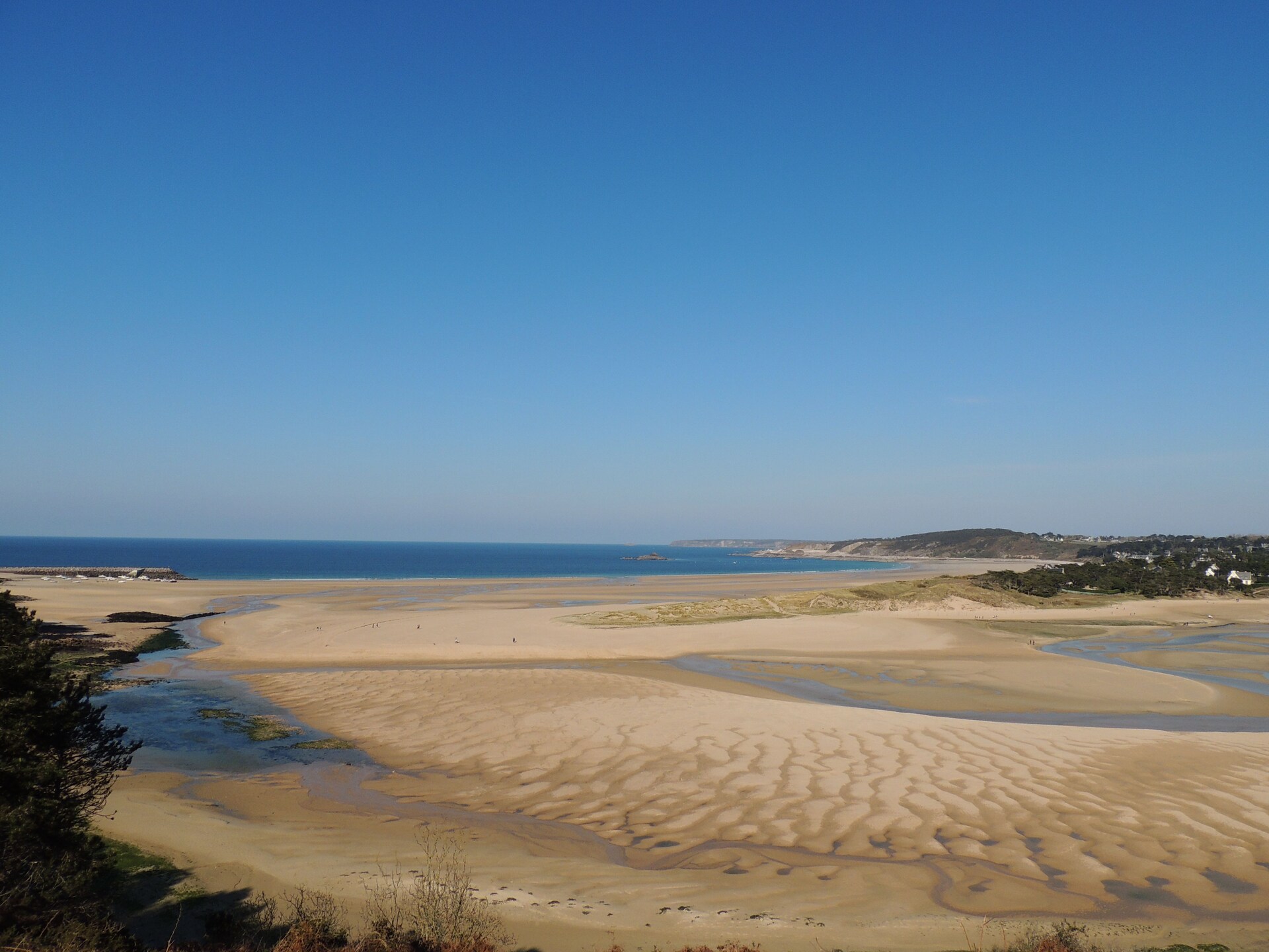 Natuurstenen vakantiehuis bij zandstrand Les Sables d'Or op 1 km - foto 15
