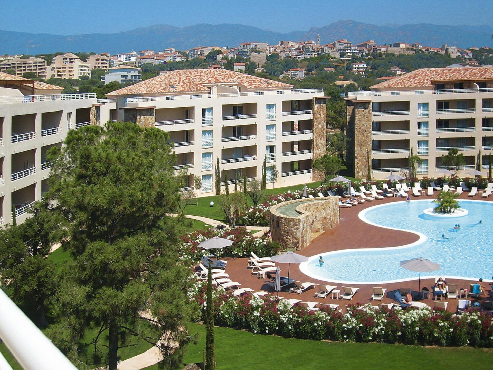 Modern appartement aan zwembad bij Porto-Vecchio, vlakbij Palombaggia - foto 26