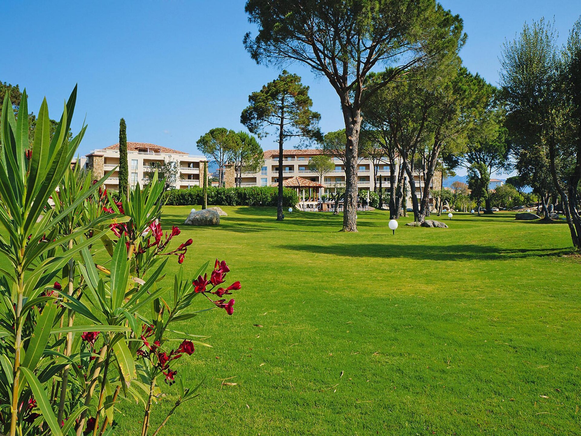Modern appartement aan zwembad bij Porto-Vecchio, vlakbij Palombaggia - foto 29