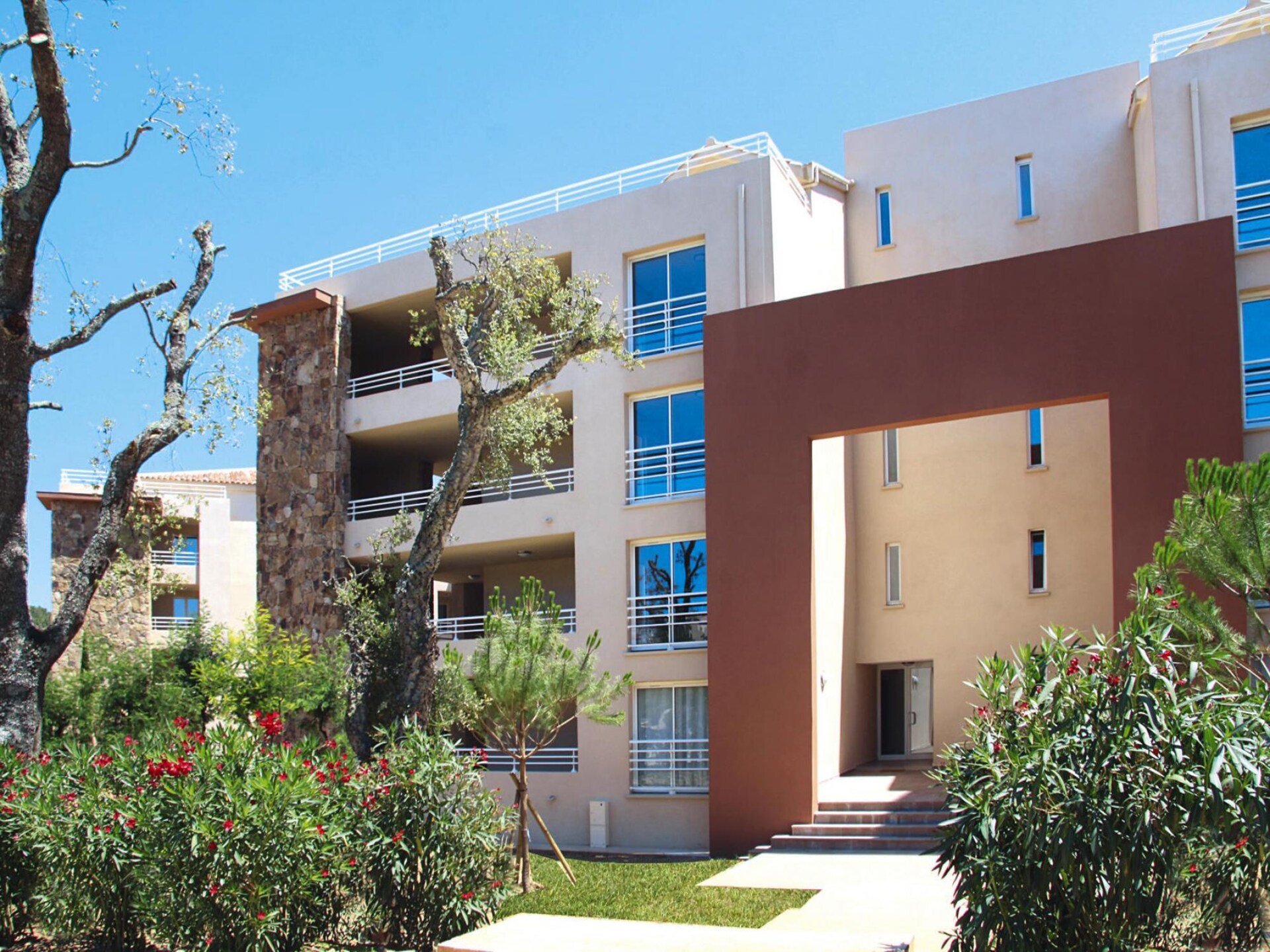 Modern appartement voor 6 aan het zwembad in Porto-Vecchio - foto 21