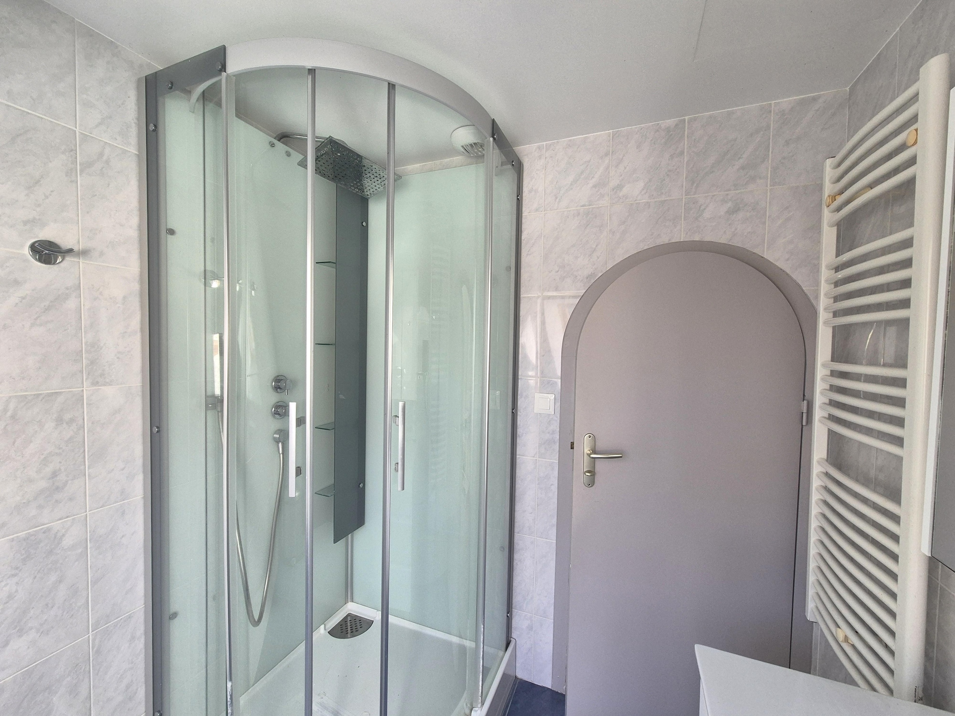 Sfeervol gerenoveerd stenen vakantiehuis in Plougrescant - foto 10