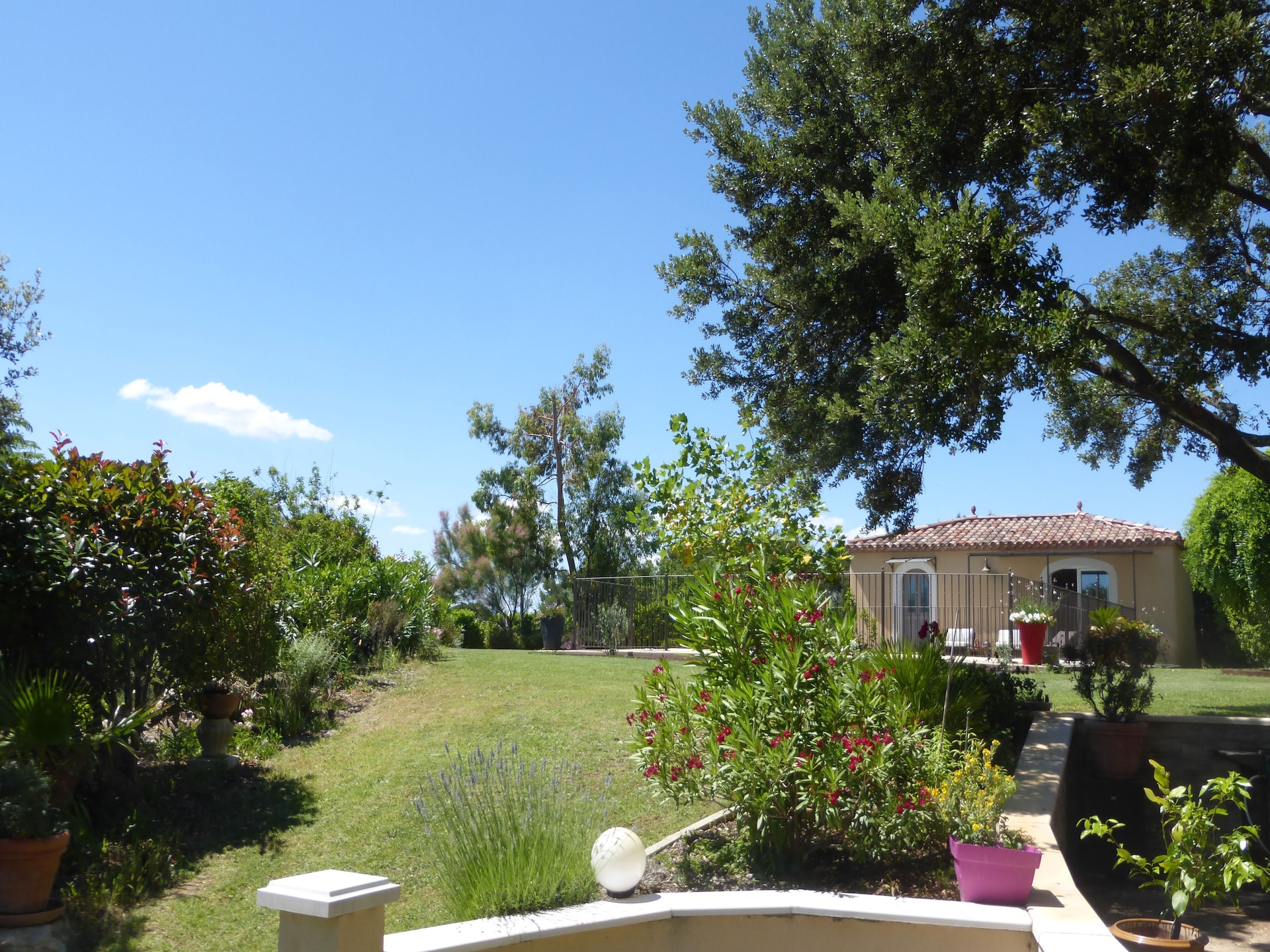 Smaakvol vakantiehuis met zwembad in L'Isle-sur-la-Sorgue - foto 17