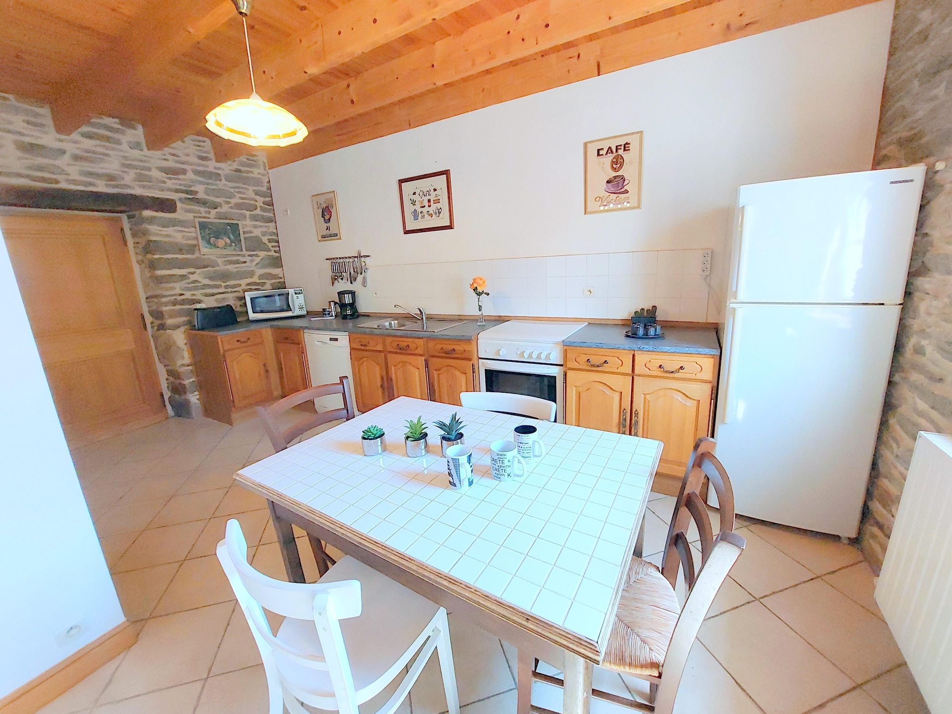 Sfeervol Bretons stenen huis met open haard in Plouénan - foto 9