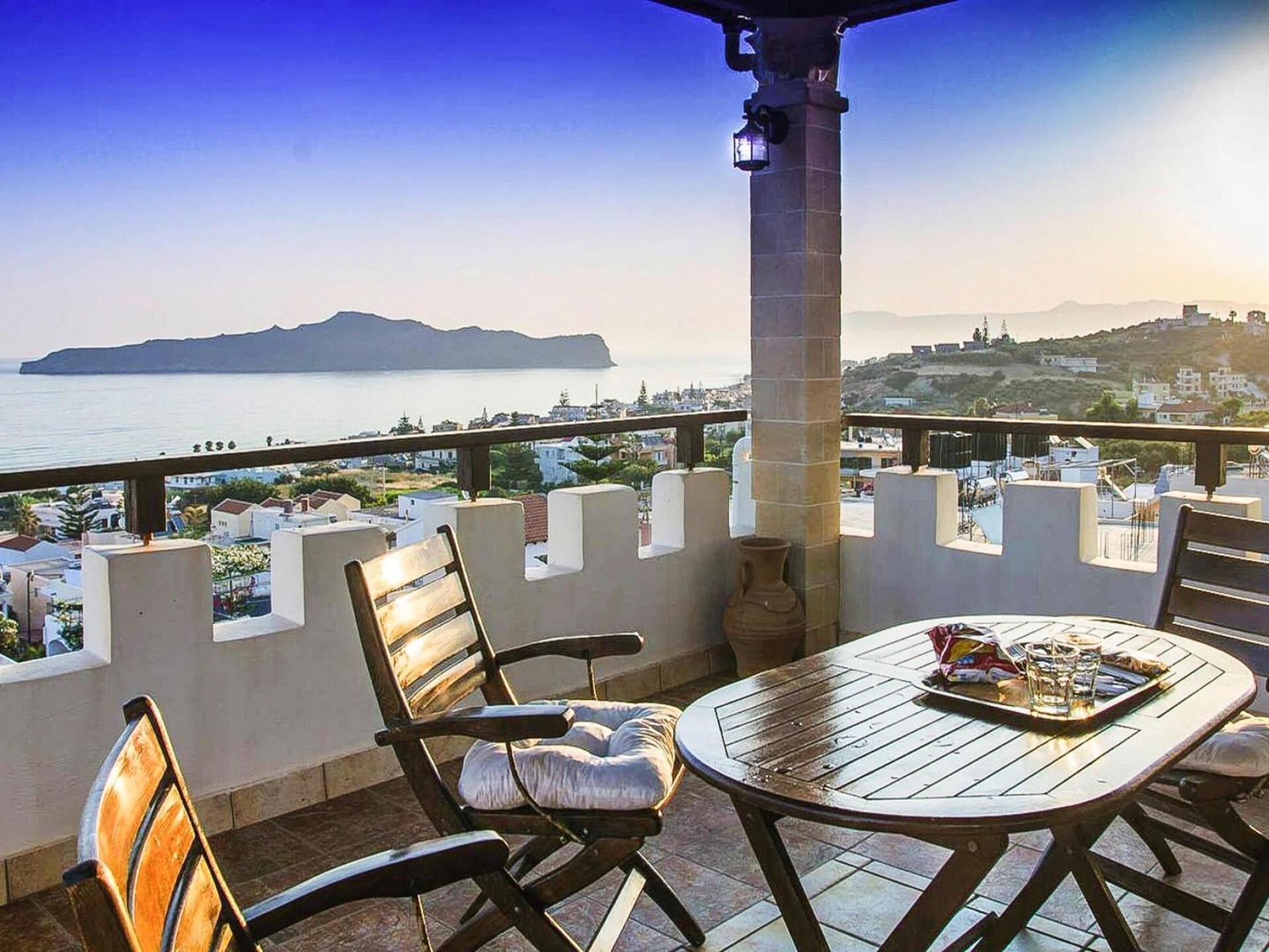 Ruim vakantiehuis in Stalos met panoramisch zeezicht en gedeeld zwembad - foto 7