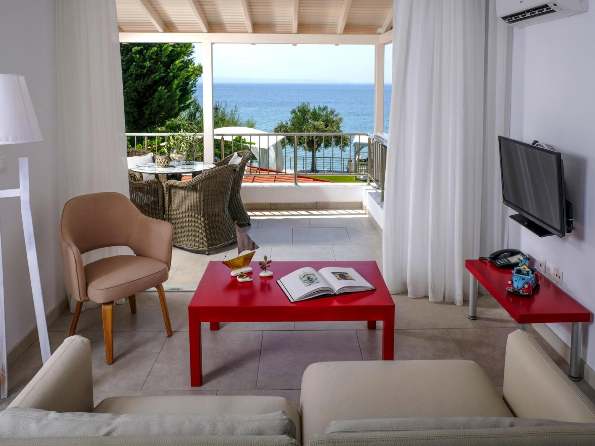 Maisonette aan Elia Beach met zwembad en privéstrand - foto 9