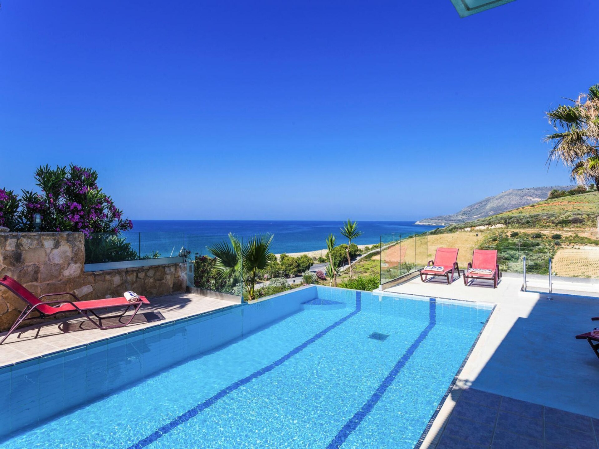 Villa Pyrgos: Ruim vakantiehuis met privézwembad op 200m van het strand - foto 12