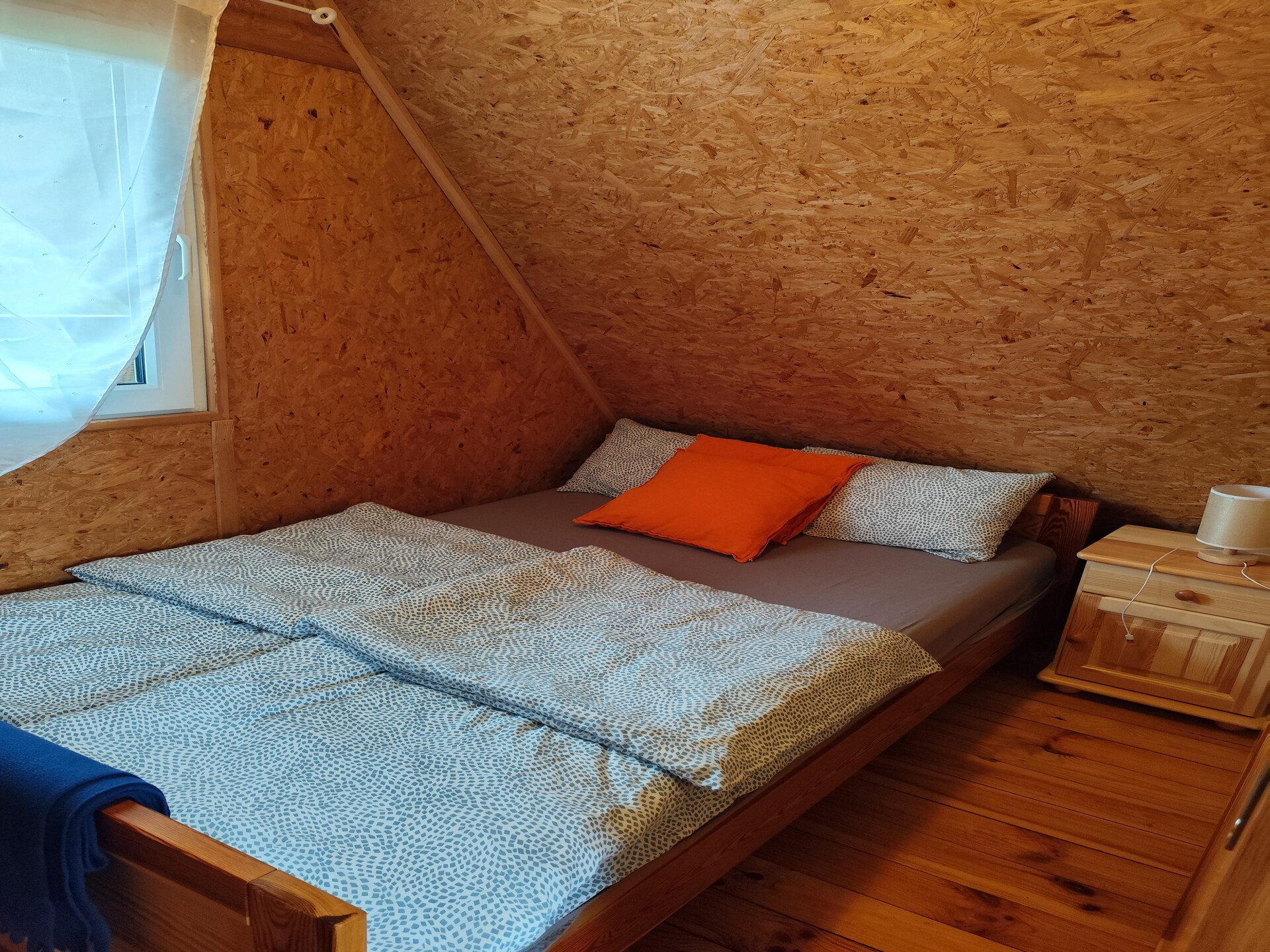Knus houten vakantiehuis met open haard en tuin nabij meer in Dobrogoszcz - foto 8