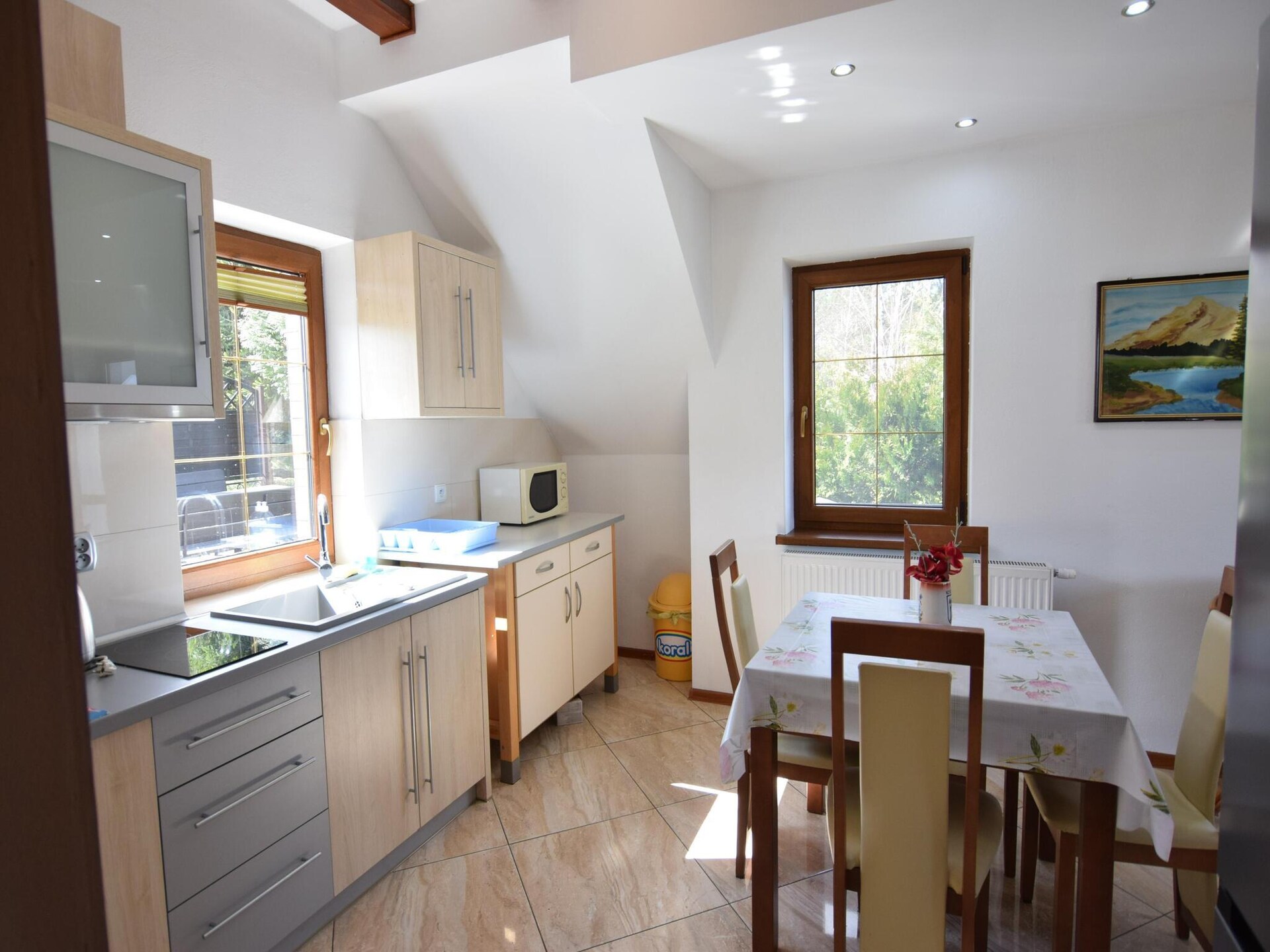 Gezellig vakantieappartement aan het meer in Kasjoebië, 3 slaapkamers - foto 4
