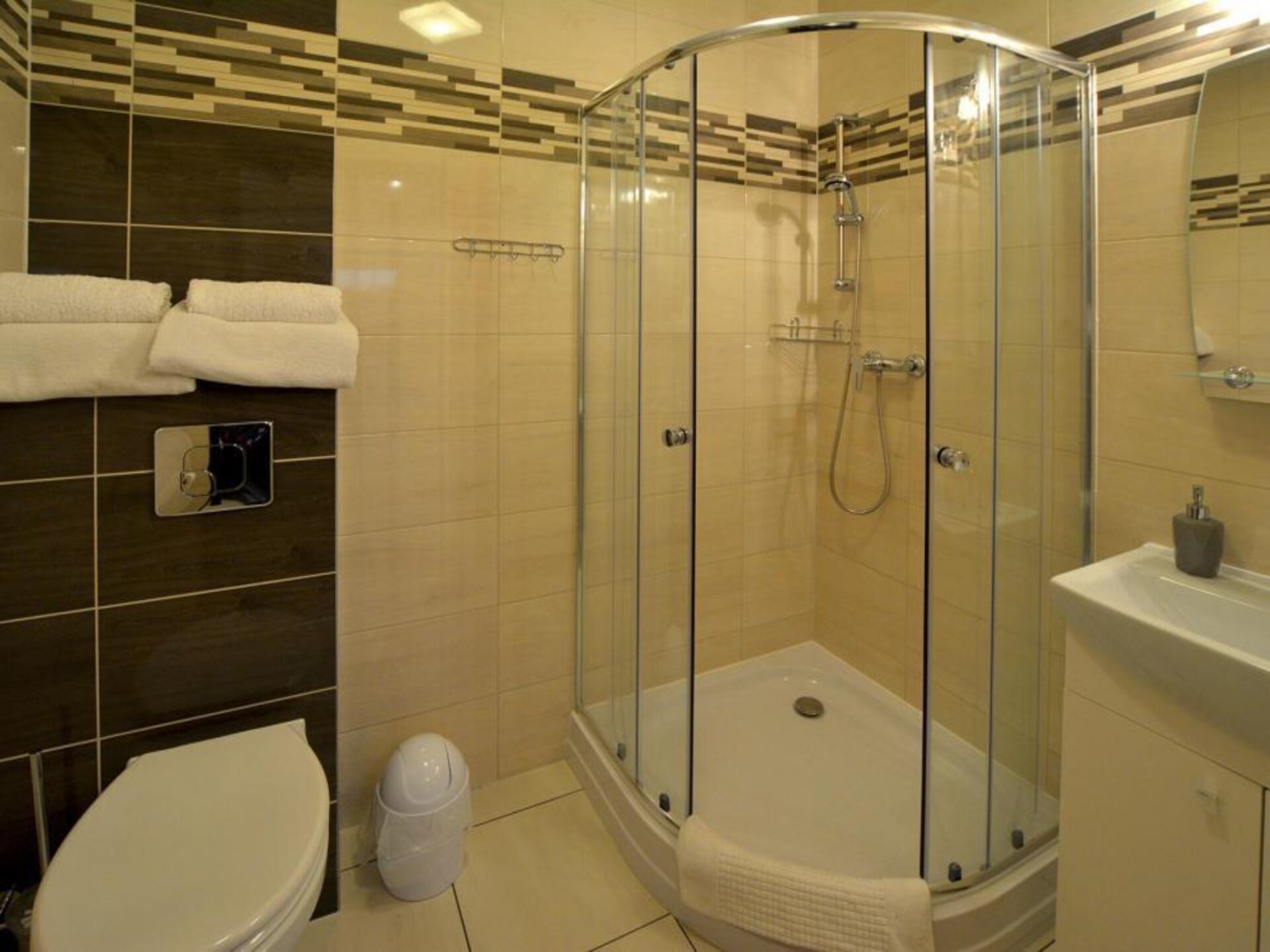 Luxe appartement op de begane grond voor 10 personen met zwembad, sauna en jacuzzi op 1 km van het strand in Gąski - foto 10