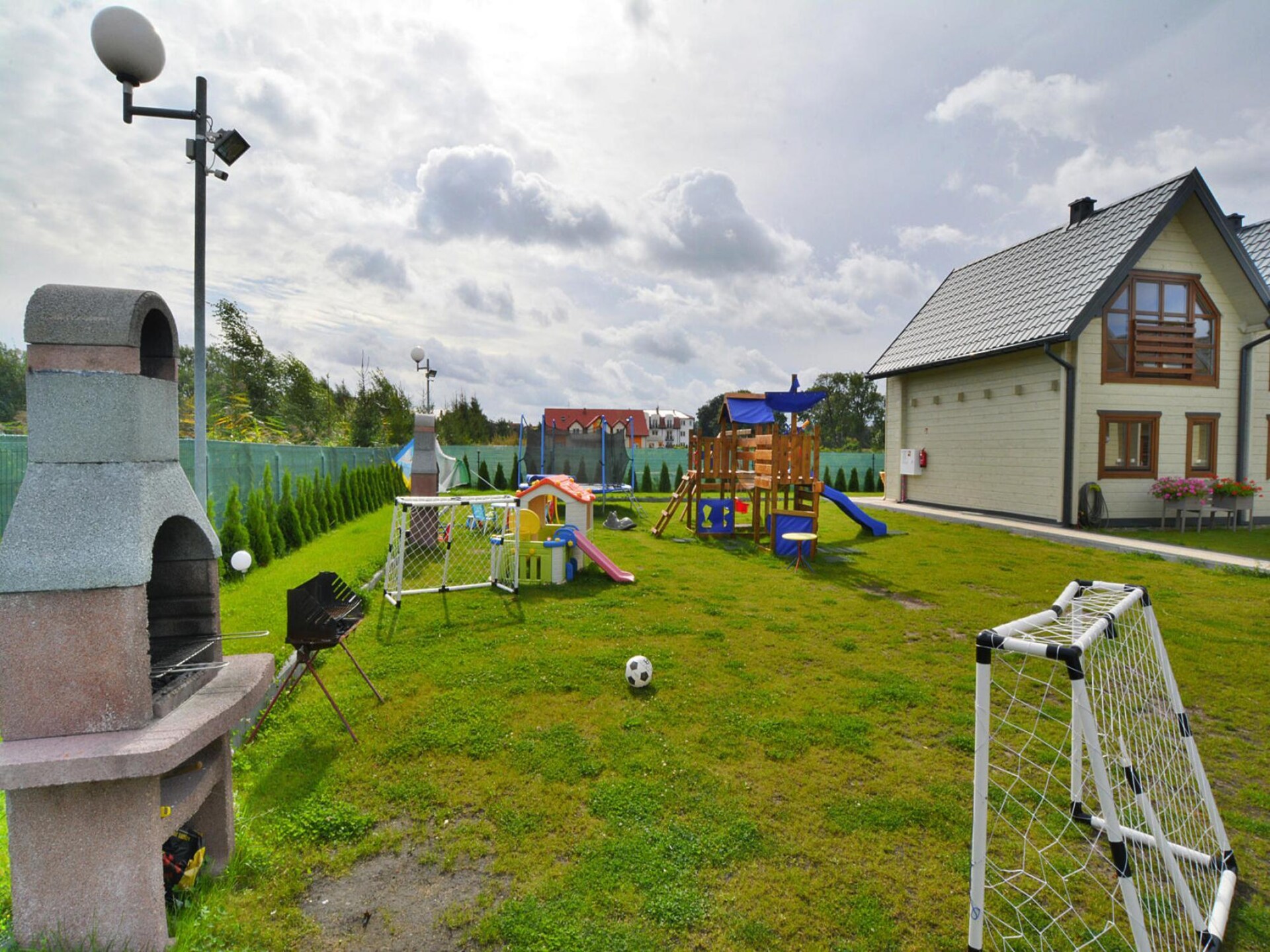 Op 250 m van zee: Rustgevend vakantiehuis met wellness in Grzybowo - foto 18