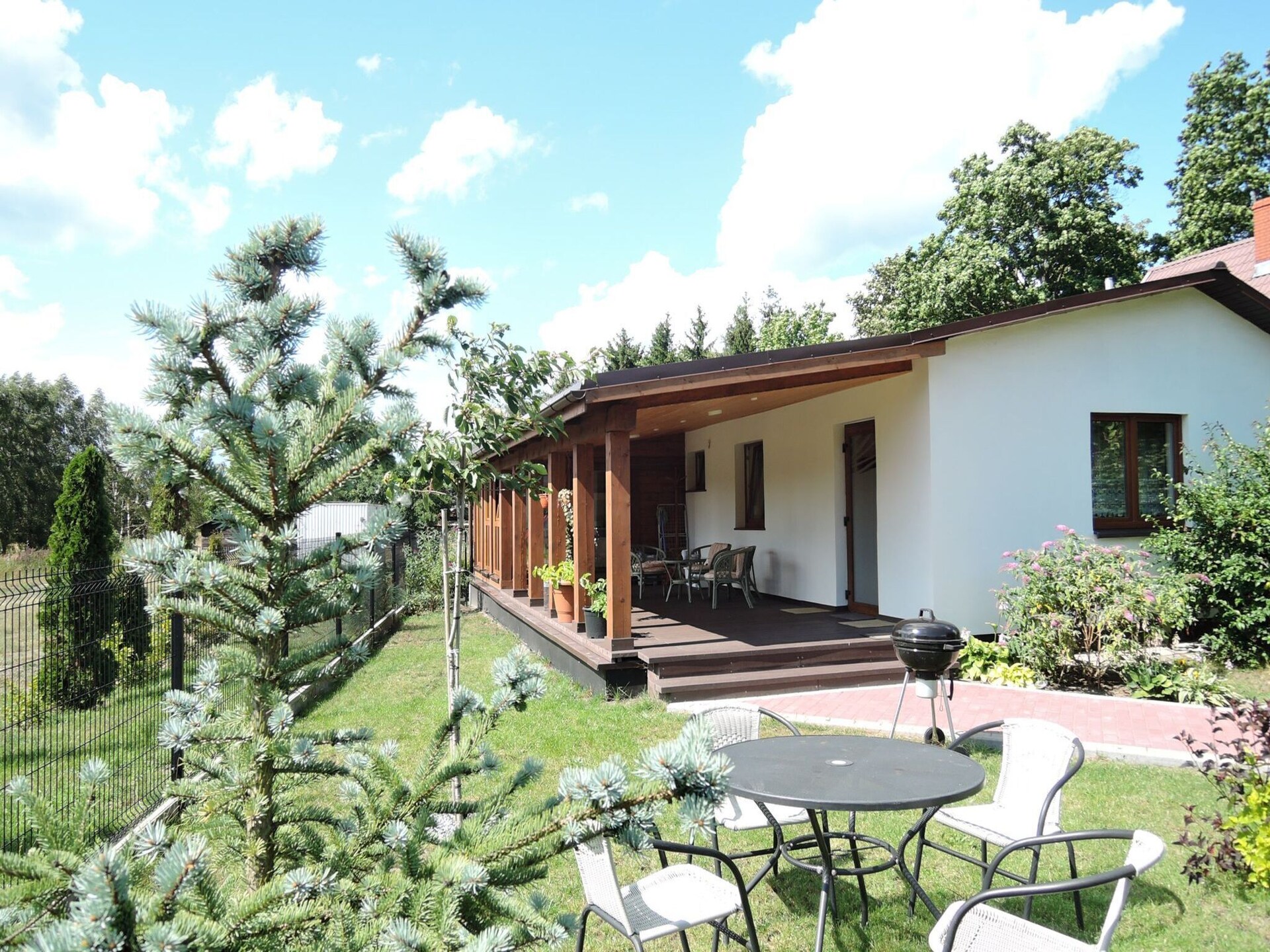 Licht vakantiehuis met grote tuin en overdekt terras nabij Oostzee - foto 2