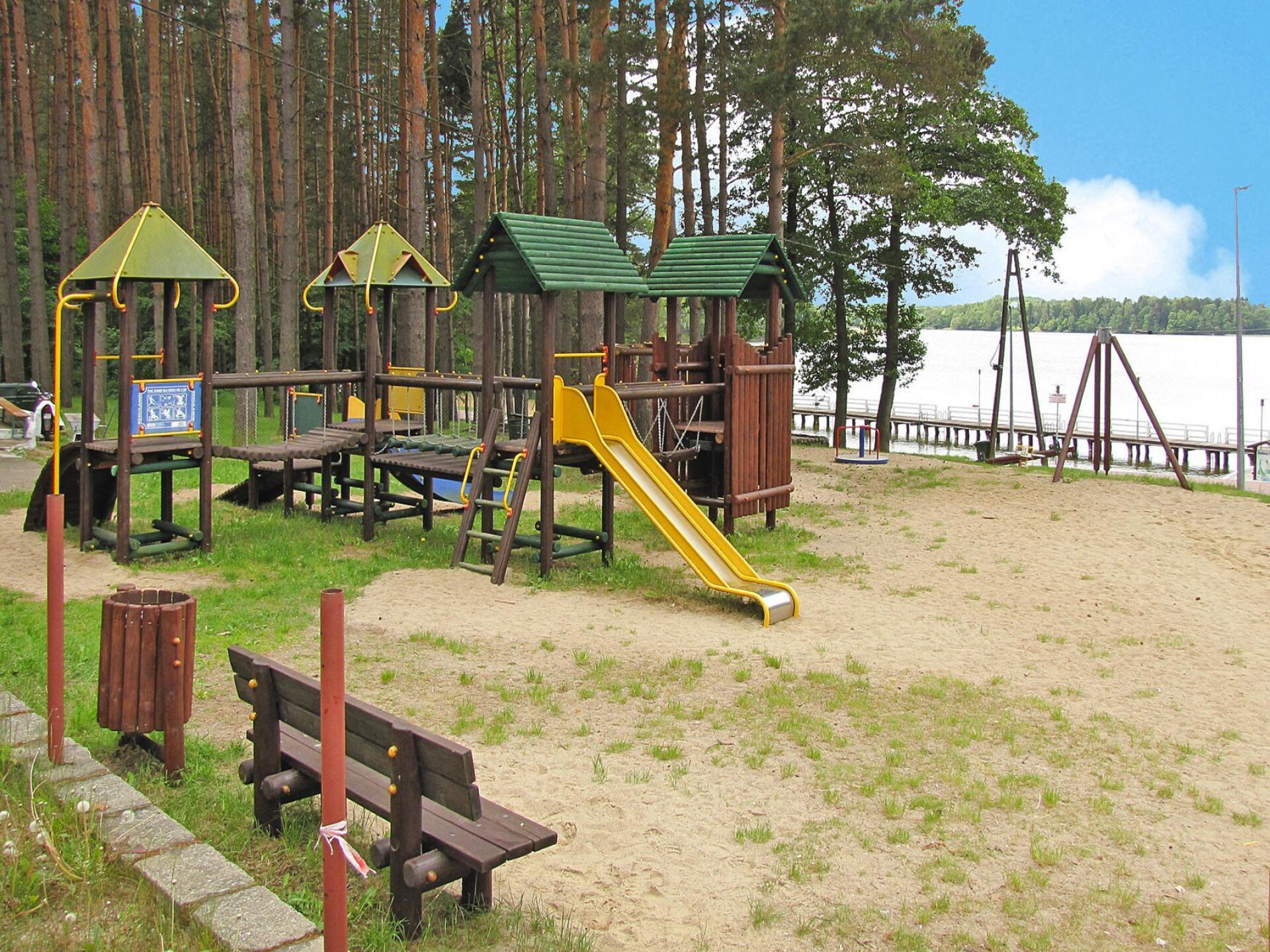 Ruim vakantiehuis voor 8 personen, 150m van het meer in Kretowiny - foto 17