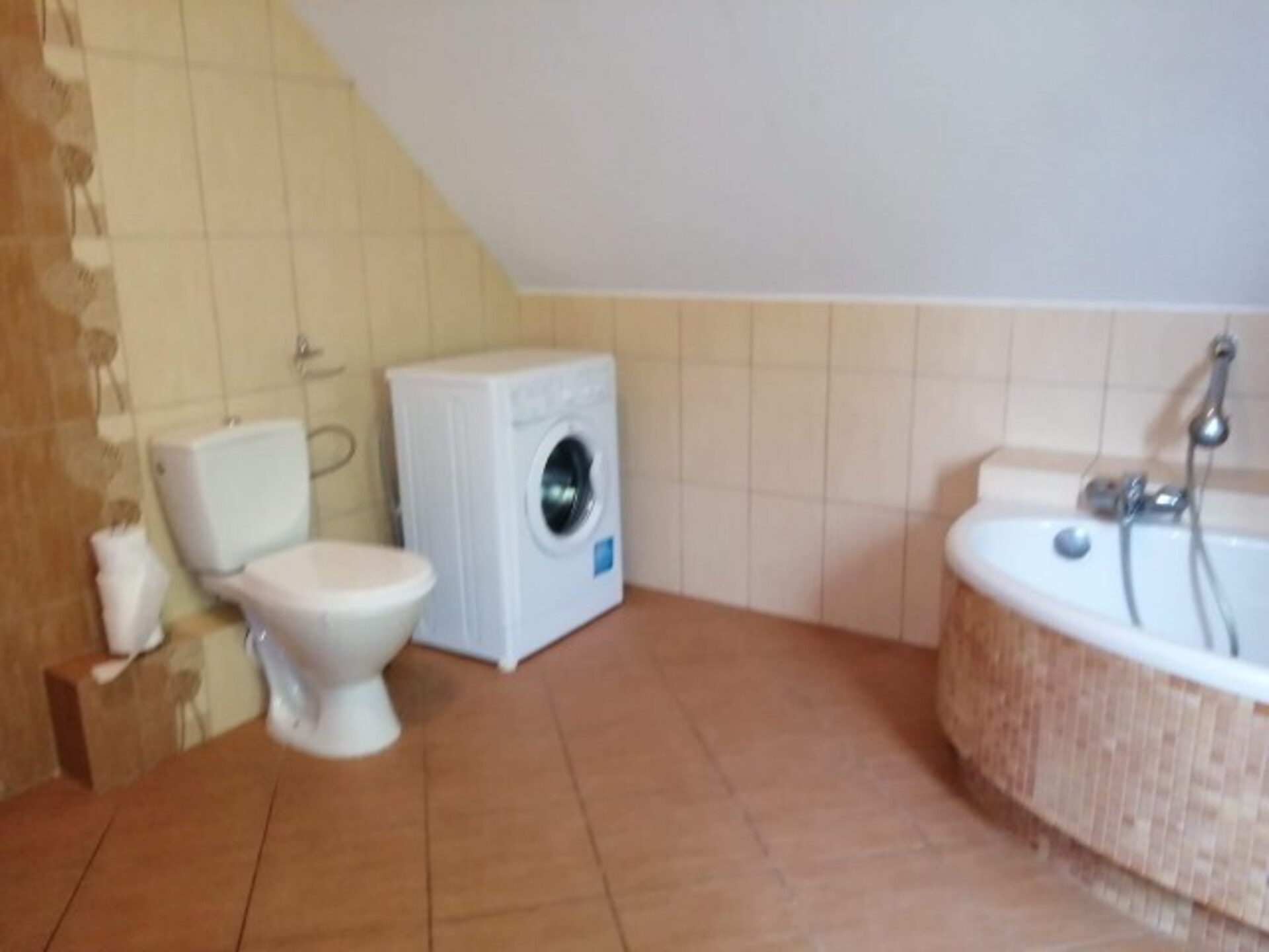 Ruim vakantiehuis voor 8 personen, 150m van het meer in Kretowiny - foto 14