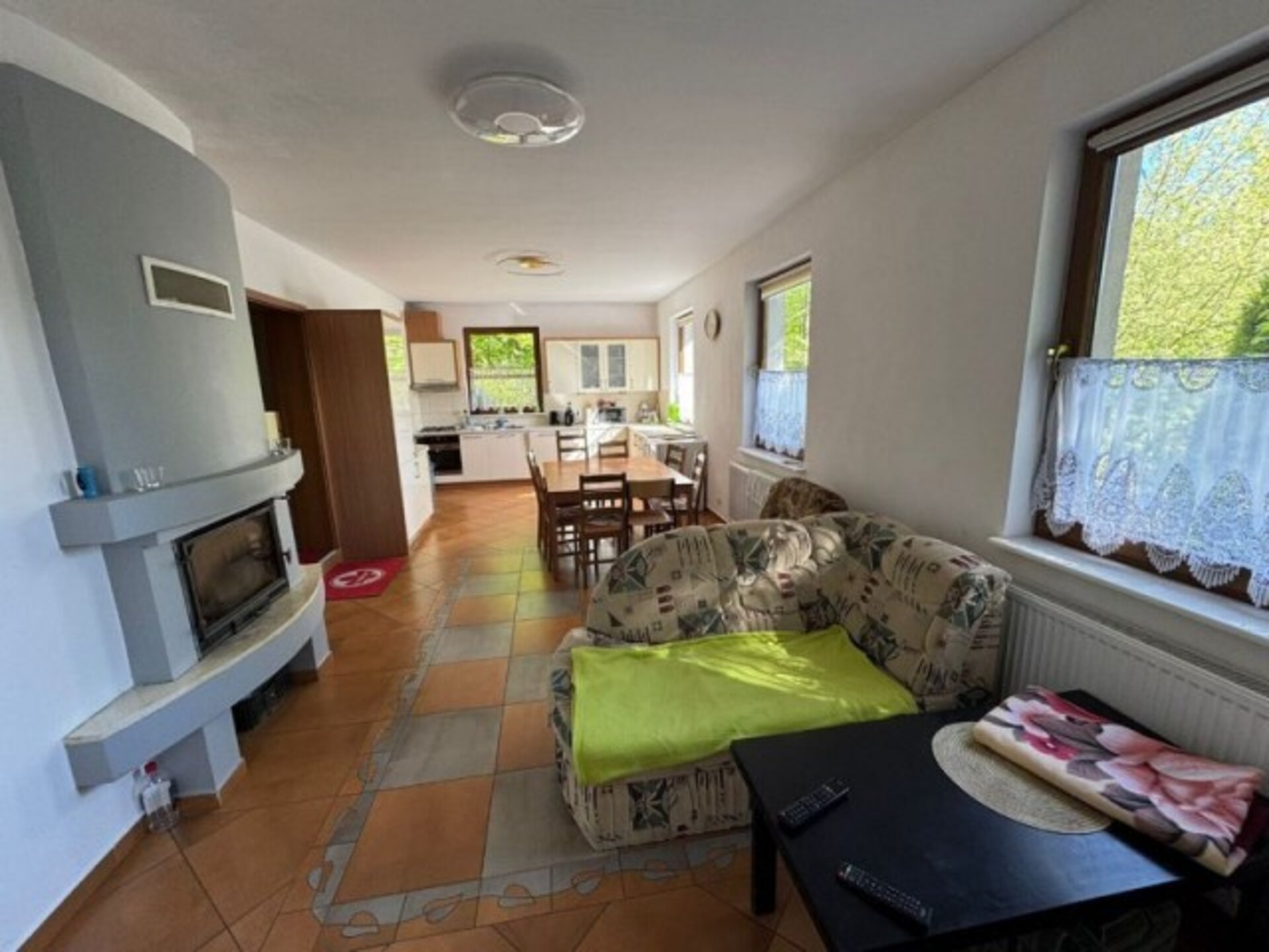 Ruim vakantiehuis voor 8 personen, 150m van het meer in Kretowiny - foto 3