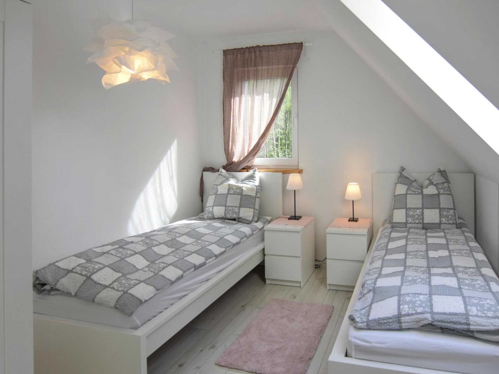 Comfortabel vakantiehuis met open haard, omheinde tuin en fietsen nabij zee - foto 12