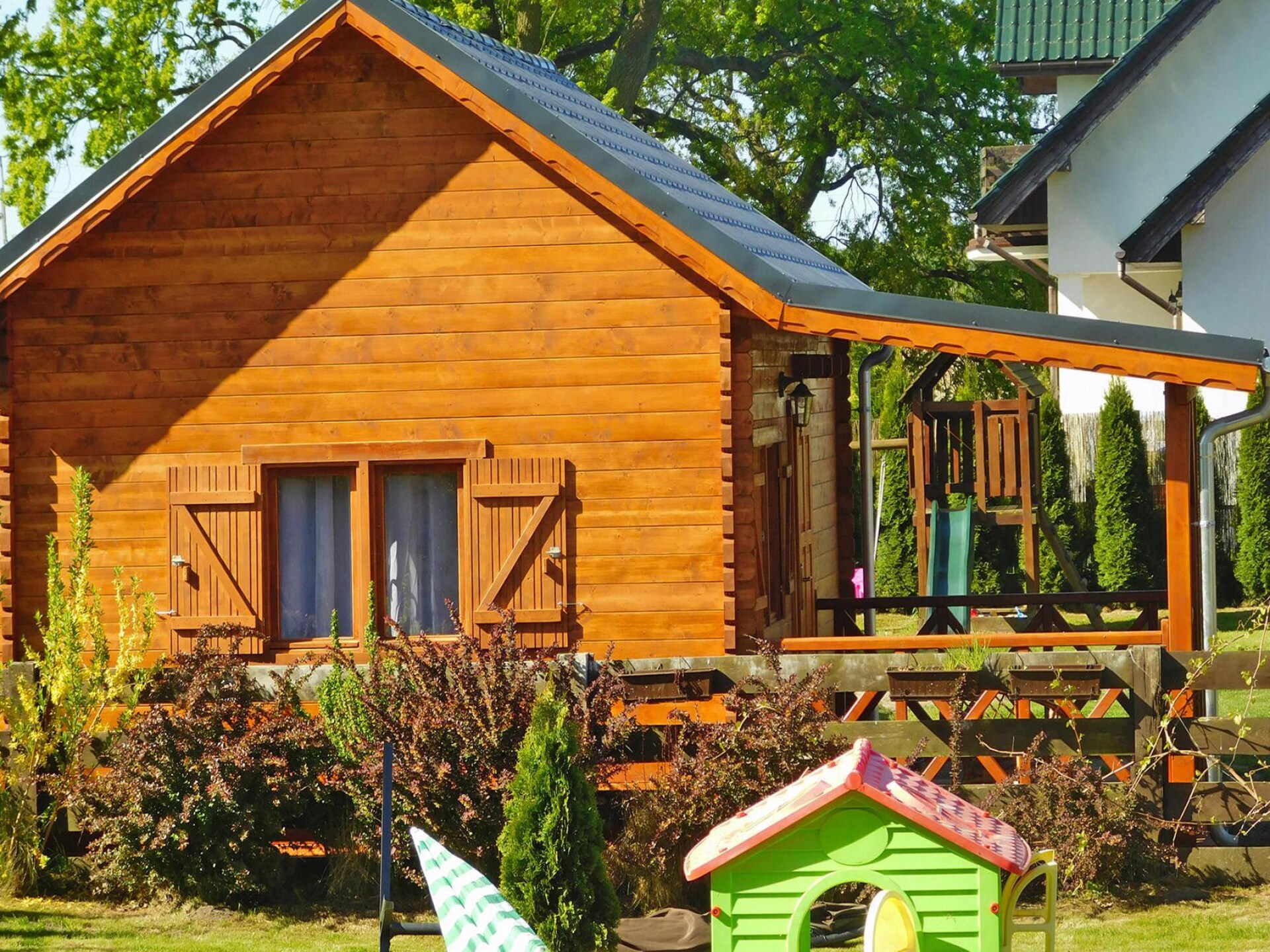 Knus nieuw houten huis voor 5 bij strand en meer in Swinoujście - foto 1