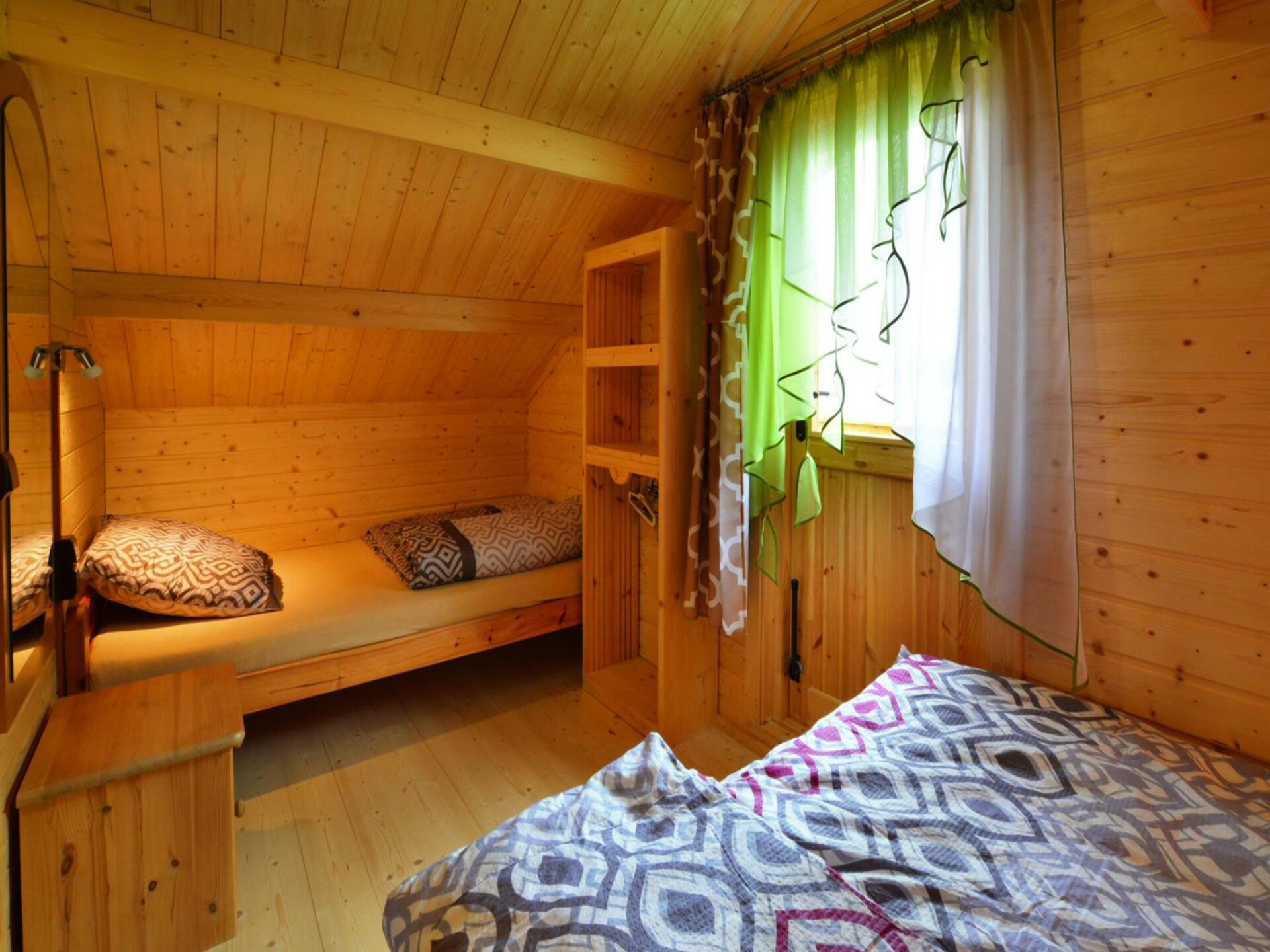 Houten vakantiehuis aan het Ostrowieckiemeer met privéstrand - foto 17