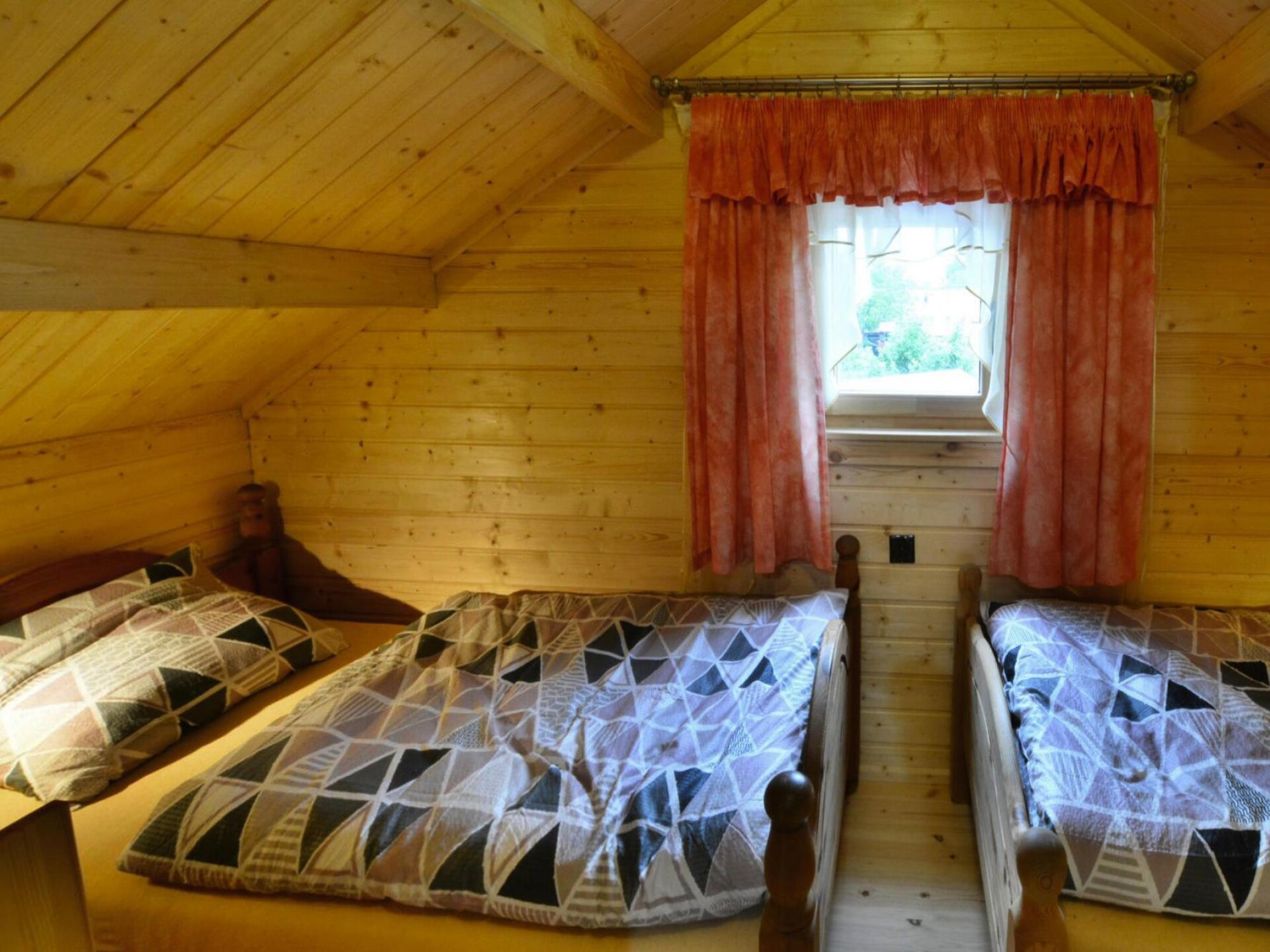 Houten vakantiehuis aan het Ostrowieckiemeer met privéstrand - foto 14
