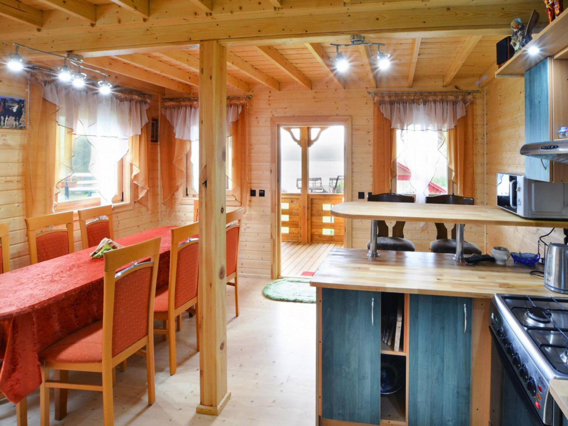 Houten vakantiehuis aan het Ostrowieckiemeer met privéstrand - foto 10