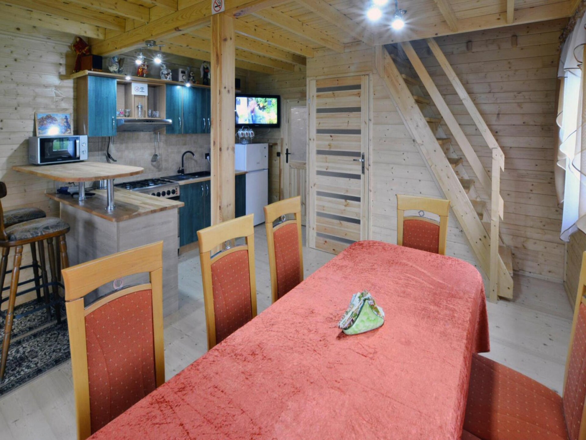 Houten vakantiehuis aan het Ostrowieckiemeer met privéstrand - foto 5